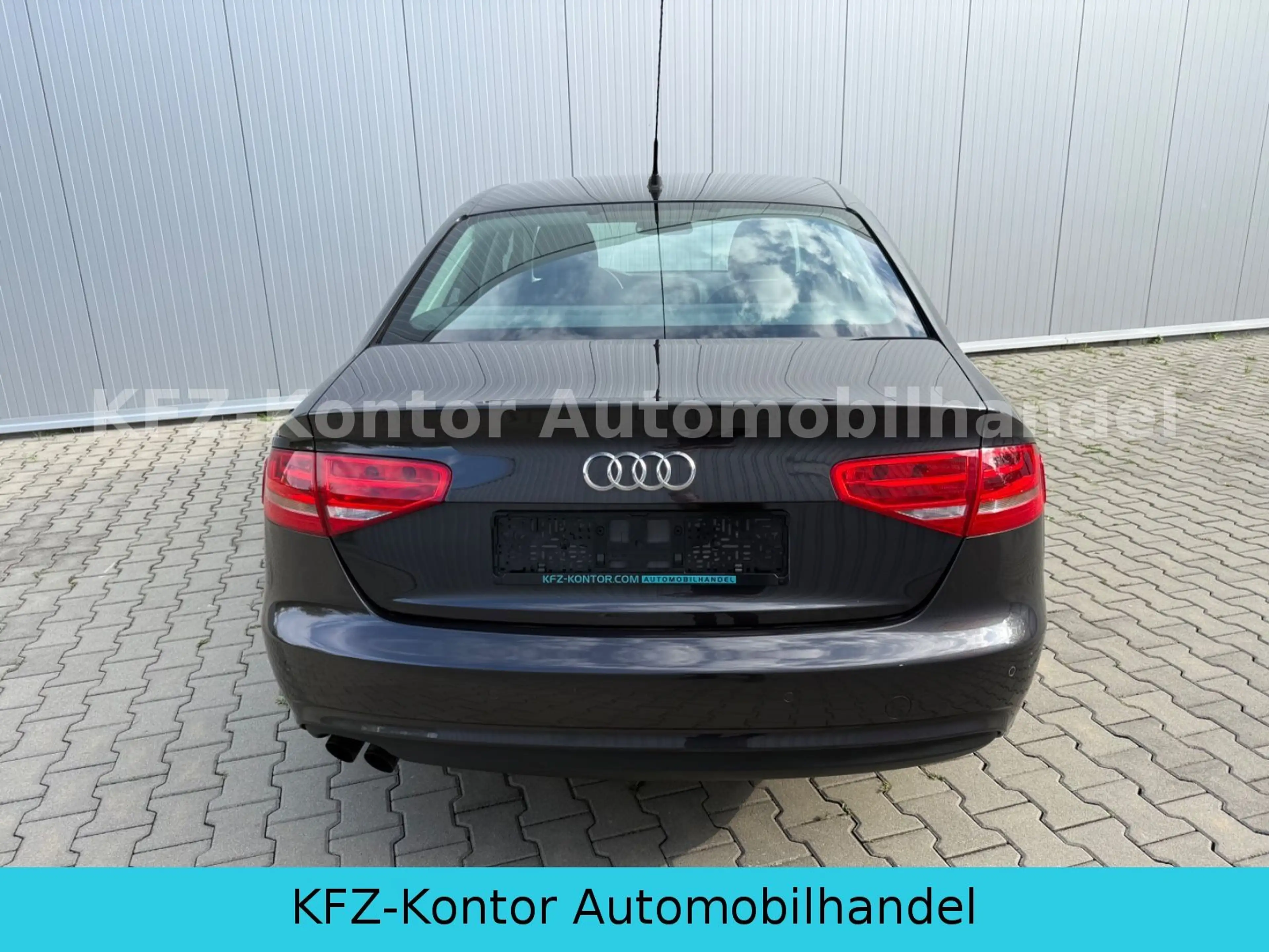 Audi A4 2.0 TDI Lim.  Attraction 1. Hand — photo 3