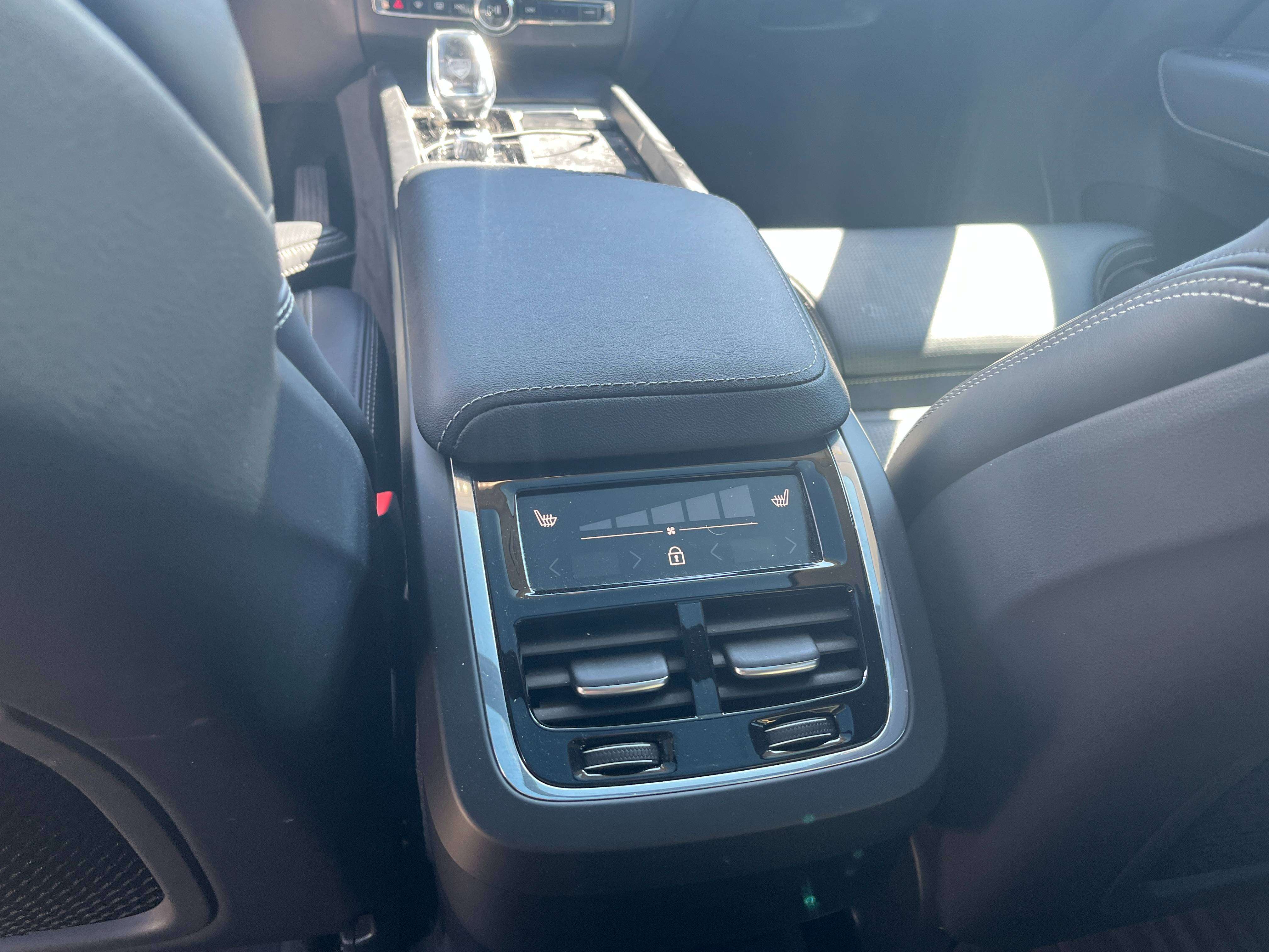 2022 Volvo XC60 Inscription B6 Fully Loaded (Private - NO GST) thumb 9