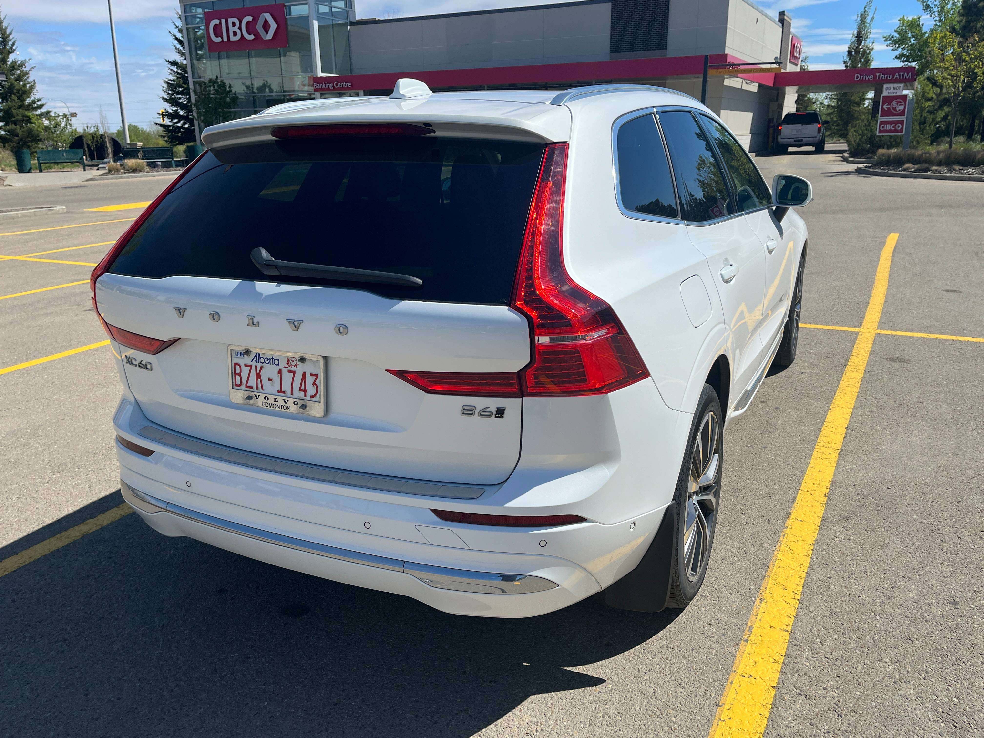 2022 Volvo XC60 Inscription B6 Fully Loaded (Private - NO GST) alt 3