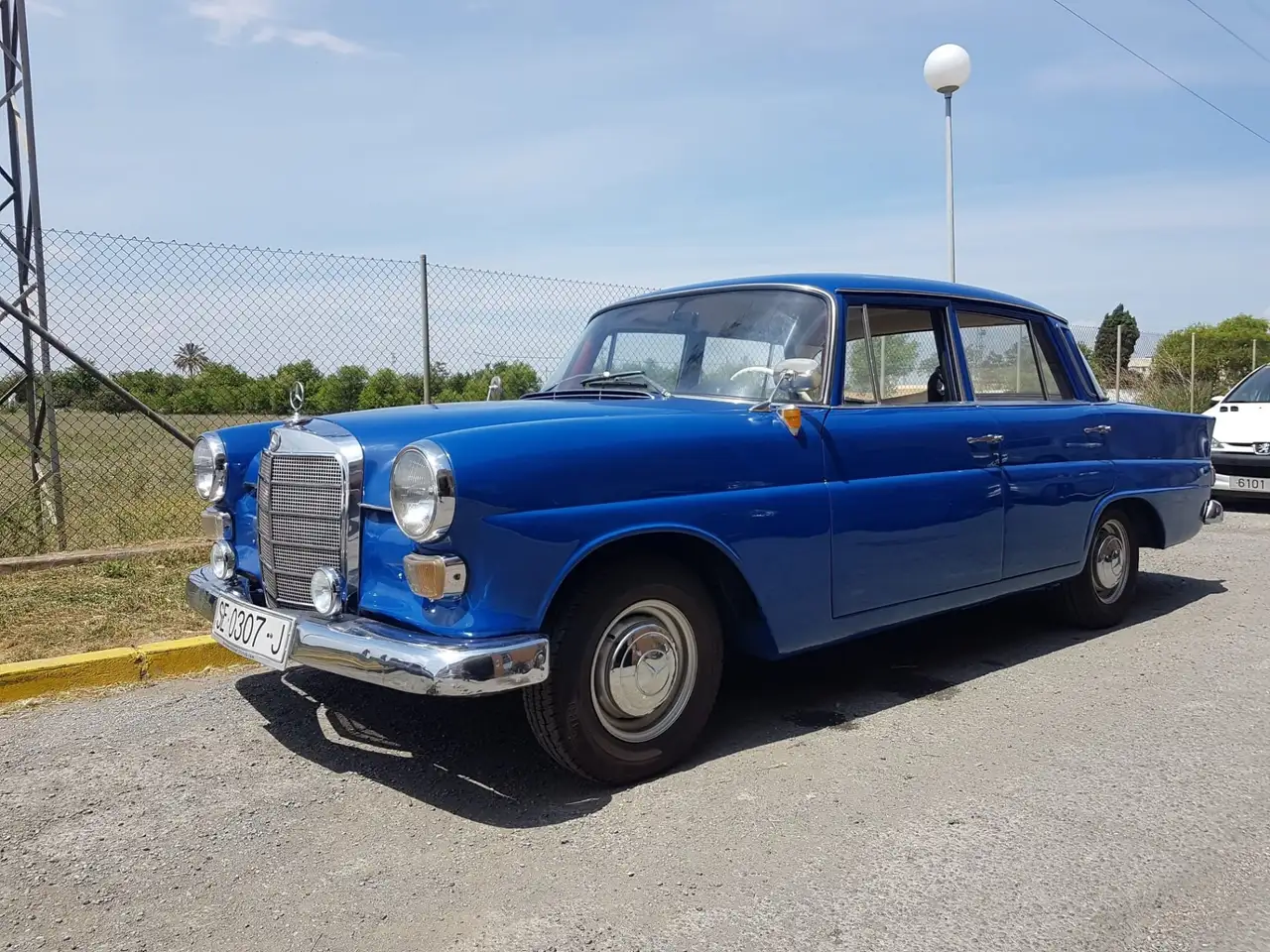 Mercedes-Benz Mercedes Colas w110 heckflosse, foto 6