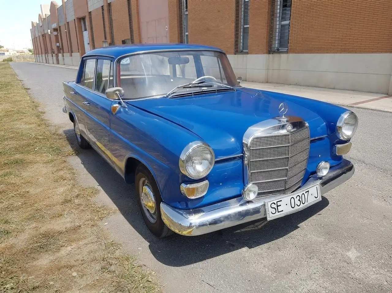 Mercedes-Benz Mercedes Colas w110 heckflosse, foto 2