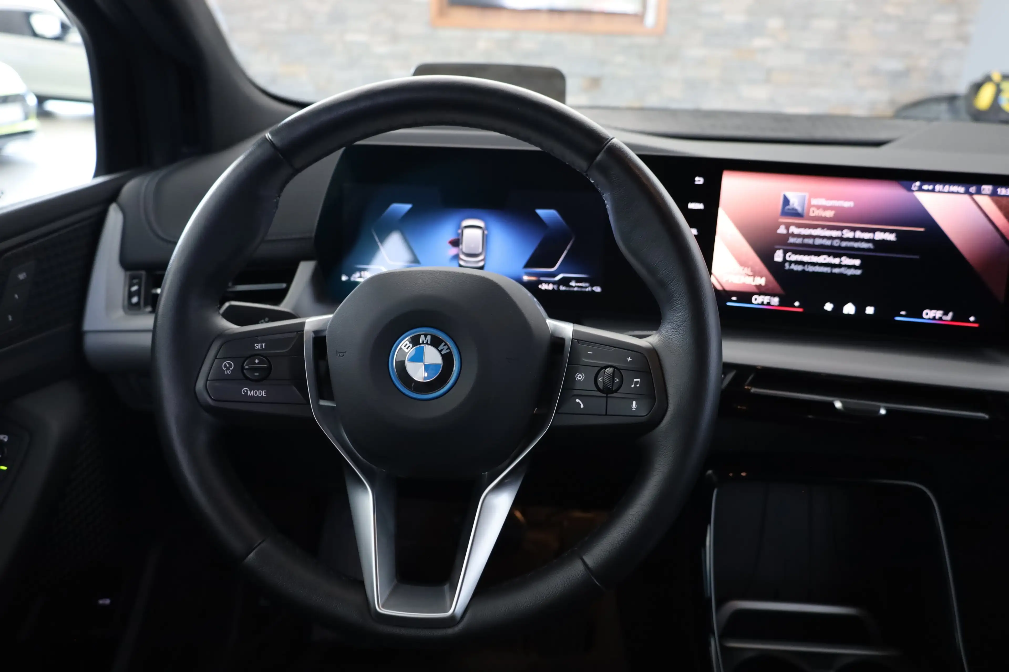 BMW 230 e xDrive Active Tourer — photo 11