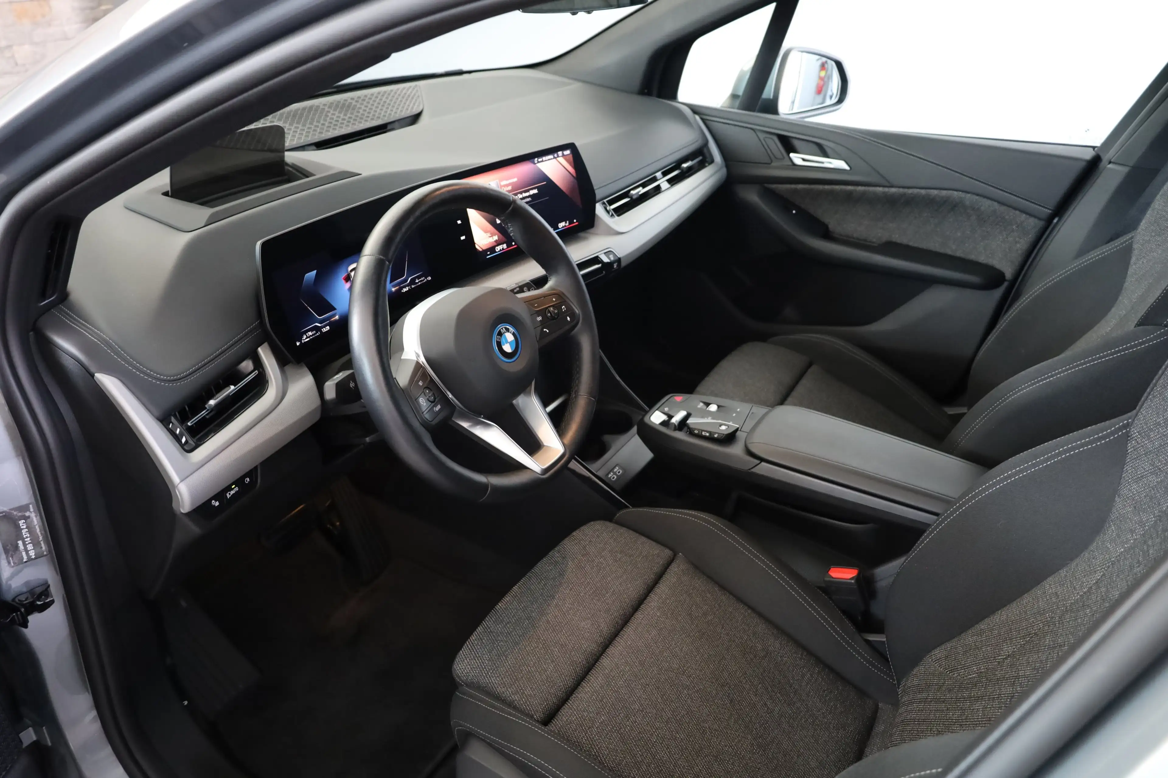 BMW 230 e xDrive Active Tourer — photo 5