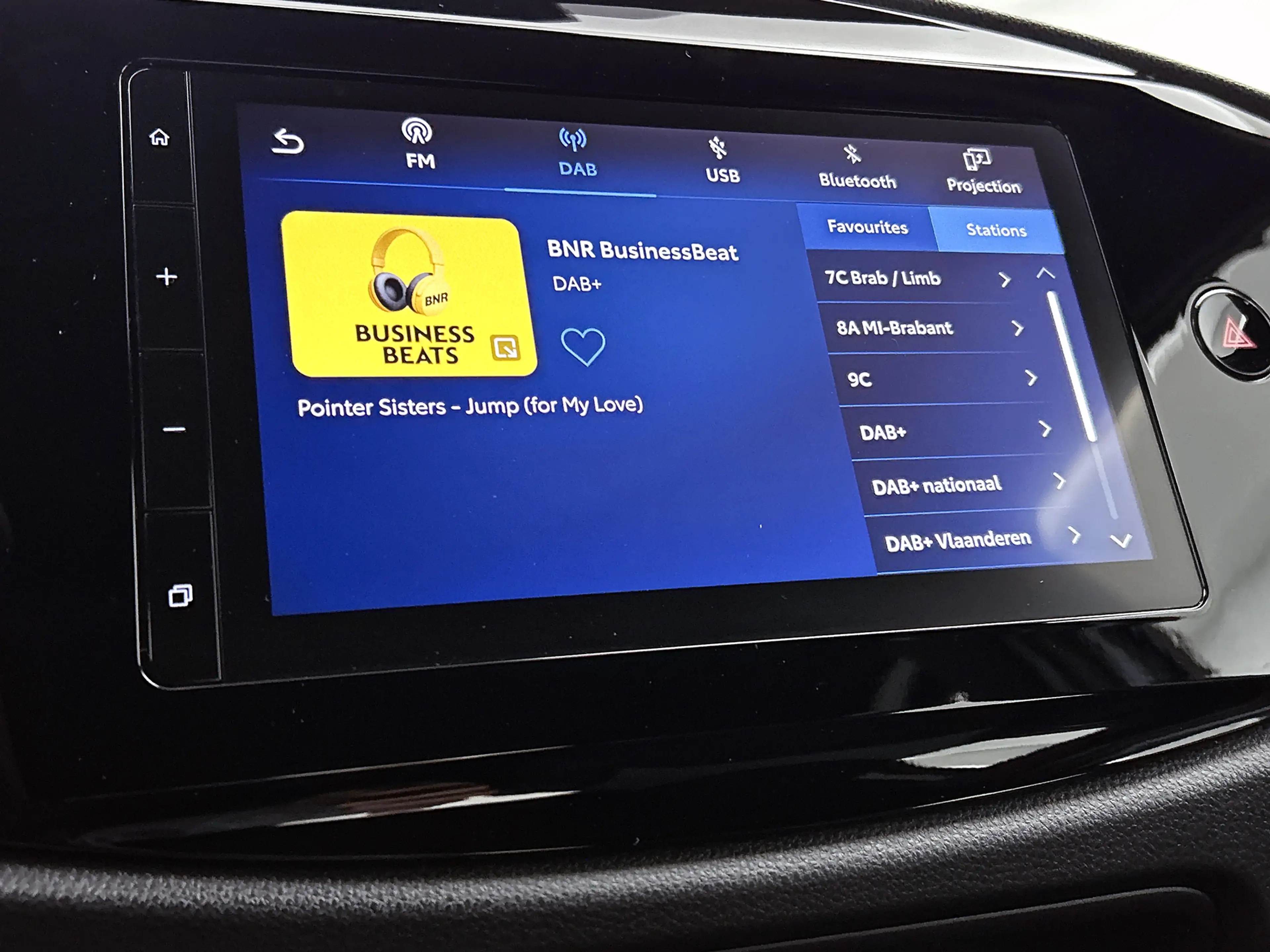 Toyota Aygo X Hybrid 115 play | Apple Carplay&Android Auto | ACC — photo 9