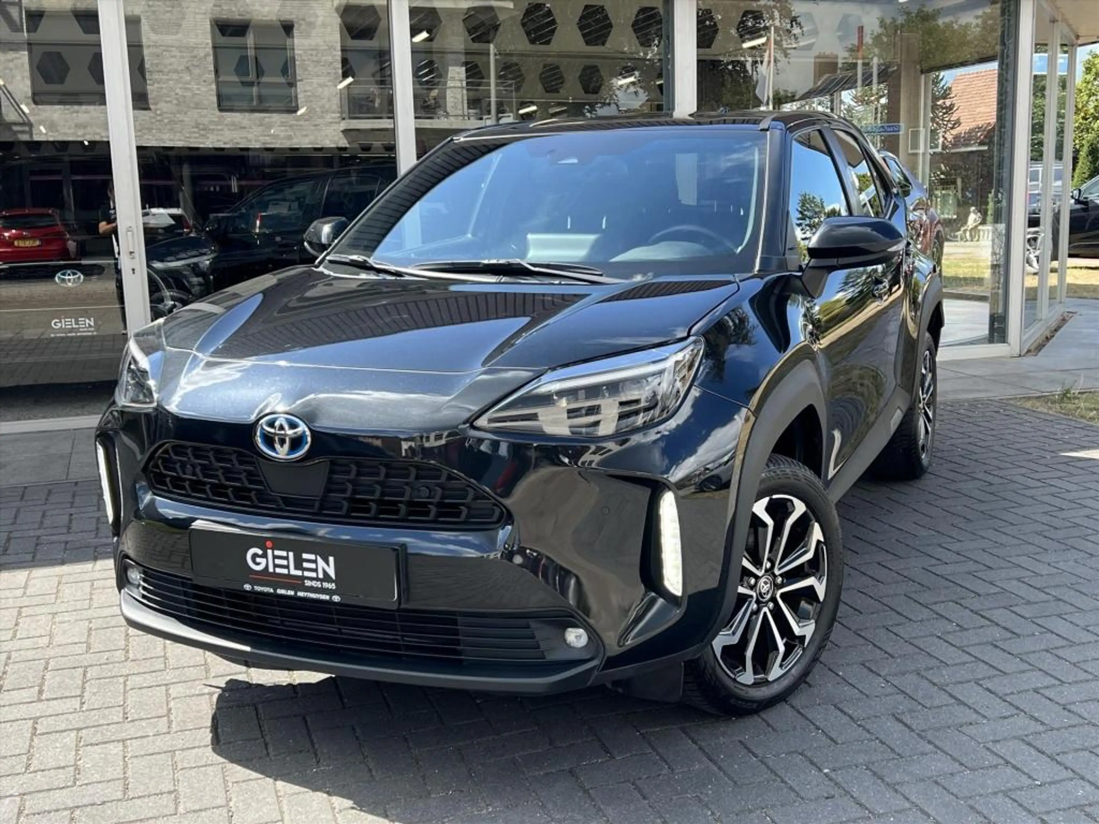 Toyota Yaris Cross 1.5 Hybrid Dynamic Plus | Dodehoekherkenning, Park — photo 35