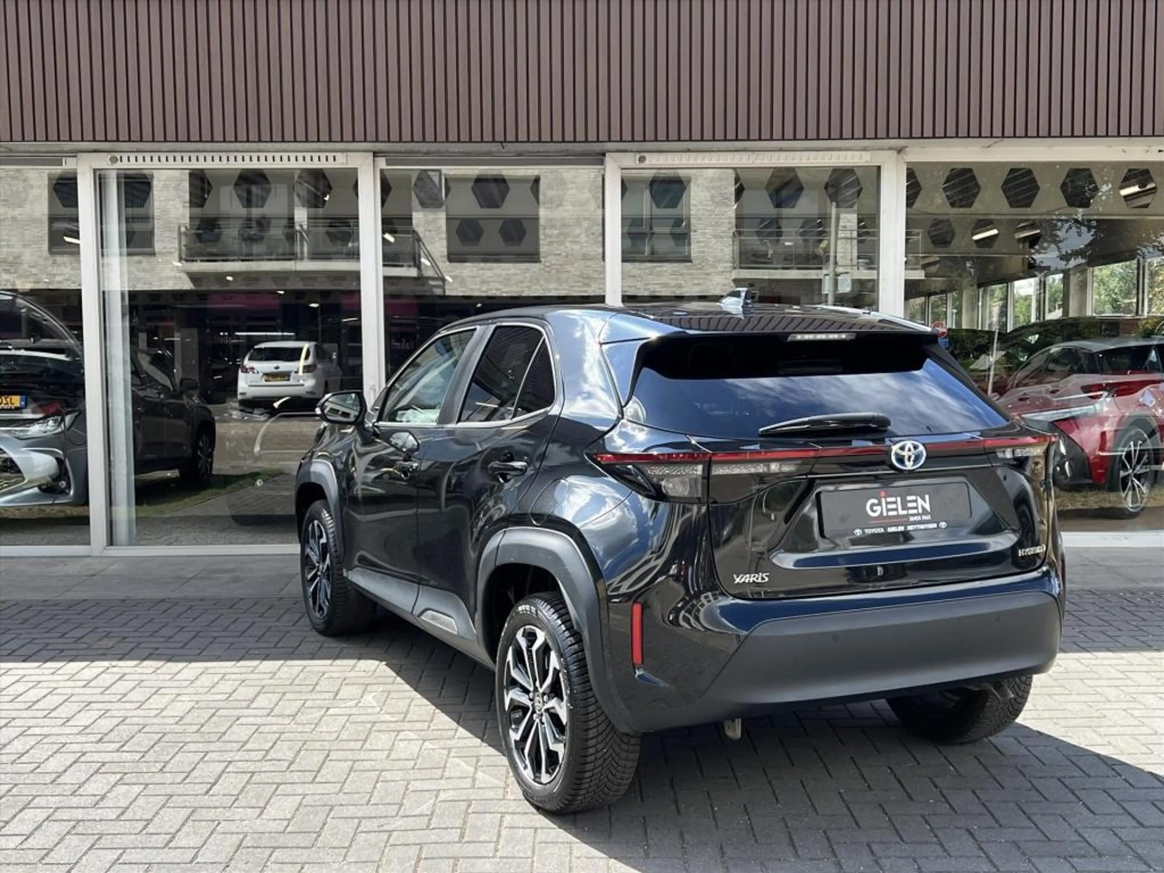 Toyota Yaris Cross 1.5 Hybrid Dynamic Plus | Dodehoekherkenning, Park — photo 36