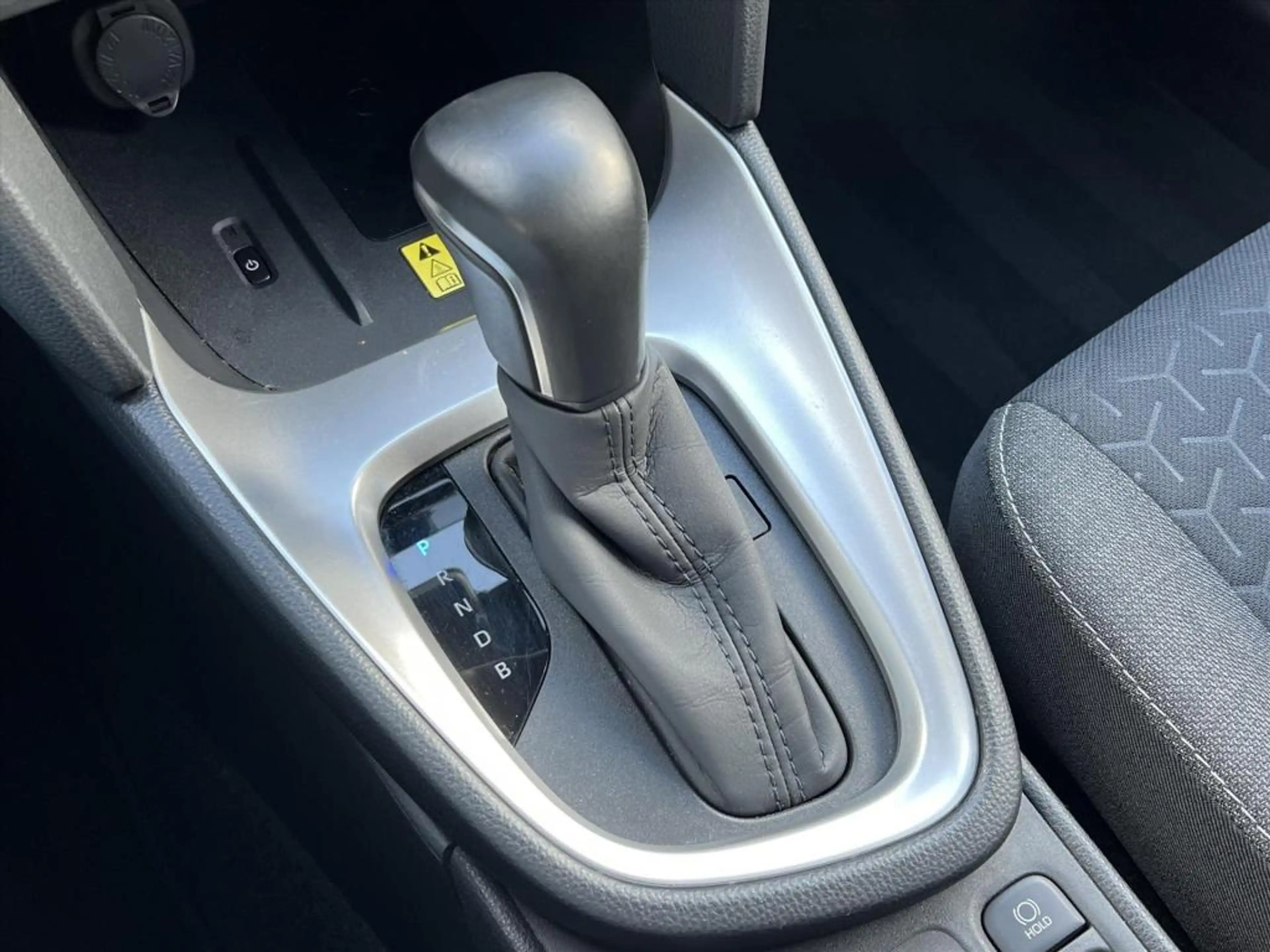 Toyota Yaris Cross 1.5 Hybrid Dynamic Plus | Dodehoekherkenning, Park — photo 30