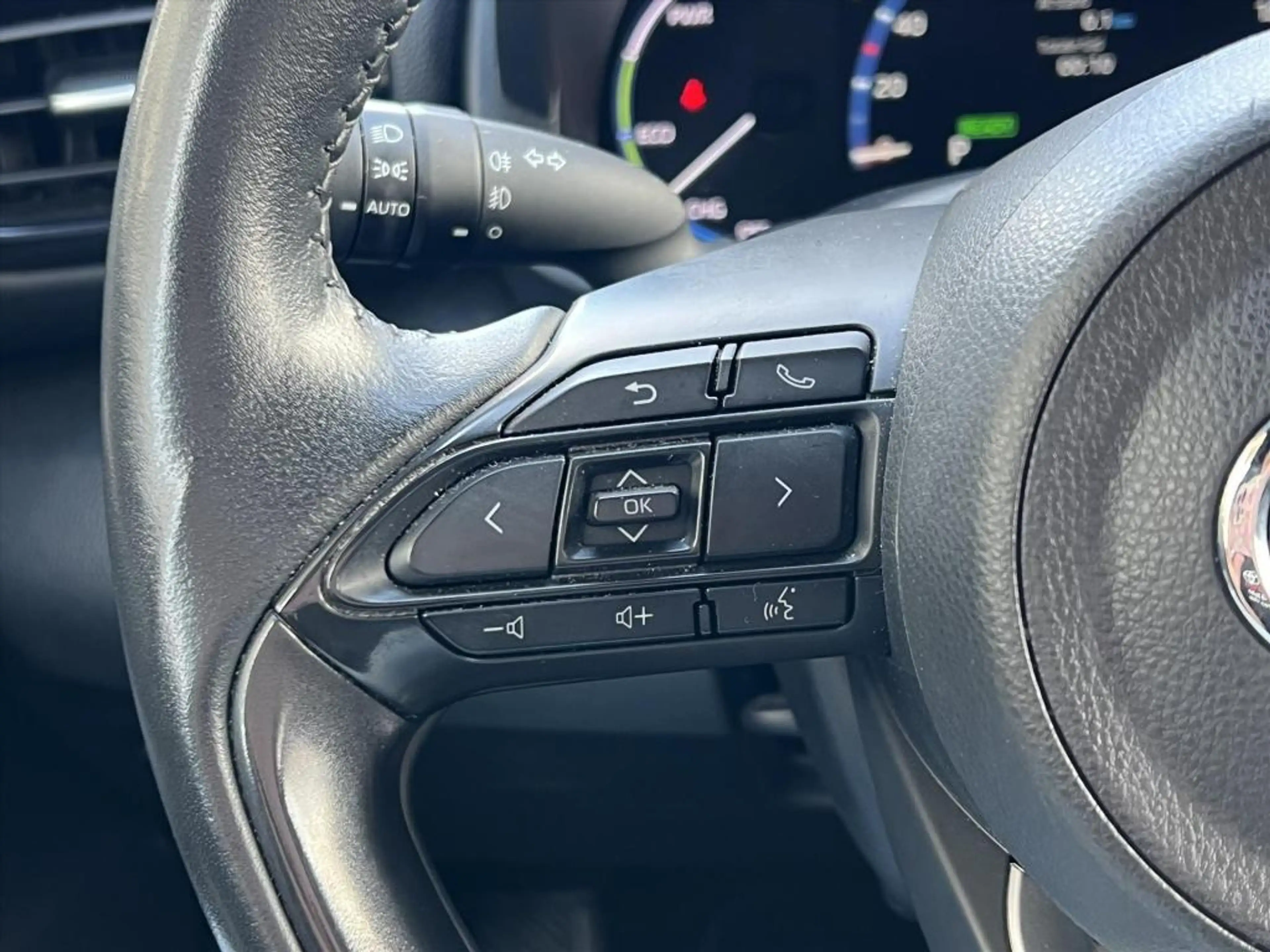 Toyota Yaris Cross 1.5 Hybrid Dynamic Plus | Dodehoekherkenning, Park — photo 22