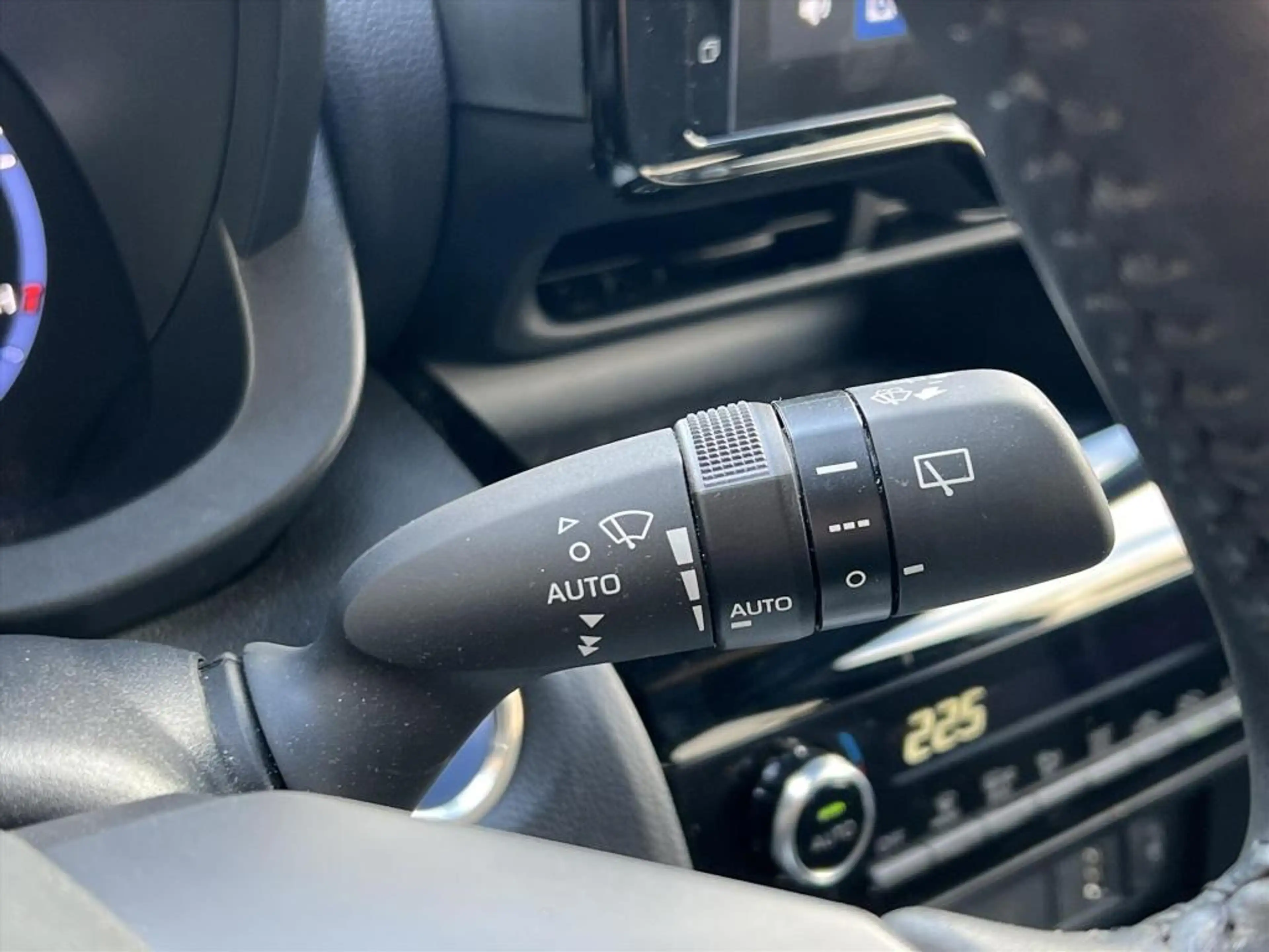 Toyota Yaris Cross 1.5 Hybrid Dynamic Plus | Dodehoekherkenning, Park — photo 25