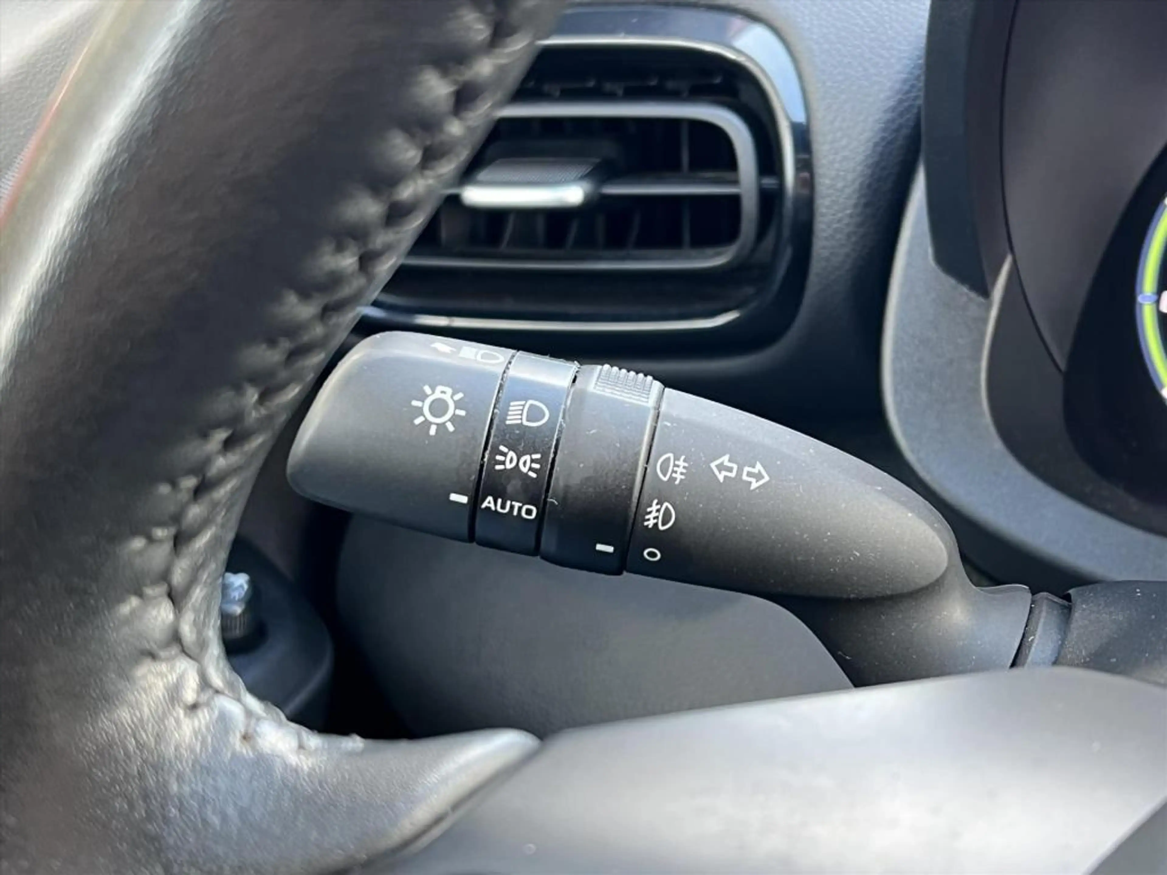 Toyota Yaris Cross 1.5 Hybrid Dynamic Plus | Dodehoekherkenning, Park — photo 24