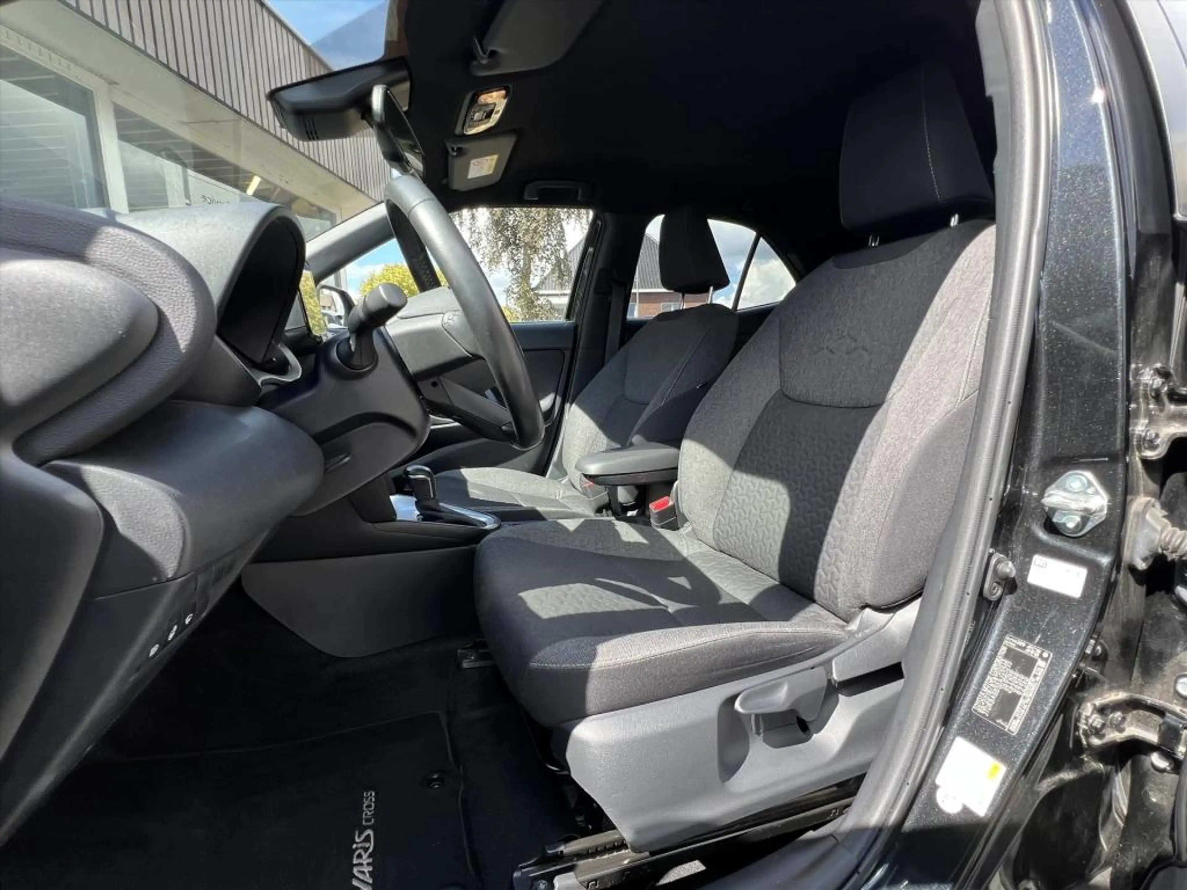Toyota Yaris Cross 1.5 Hybrid Dynamic Plus | Dodehoekherkenning, Park — photo 20
