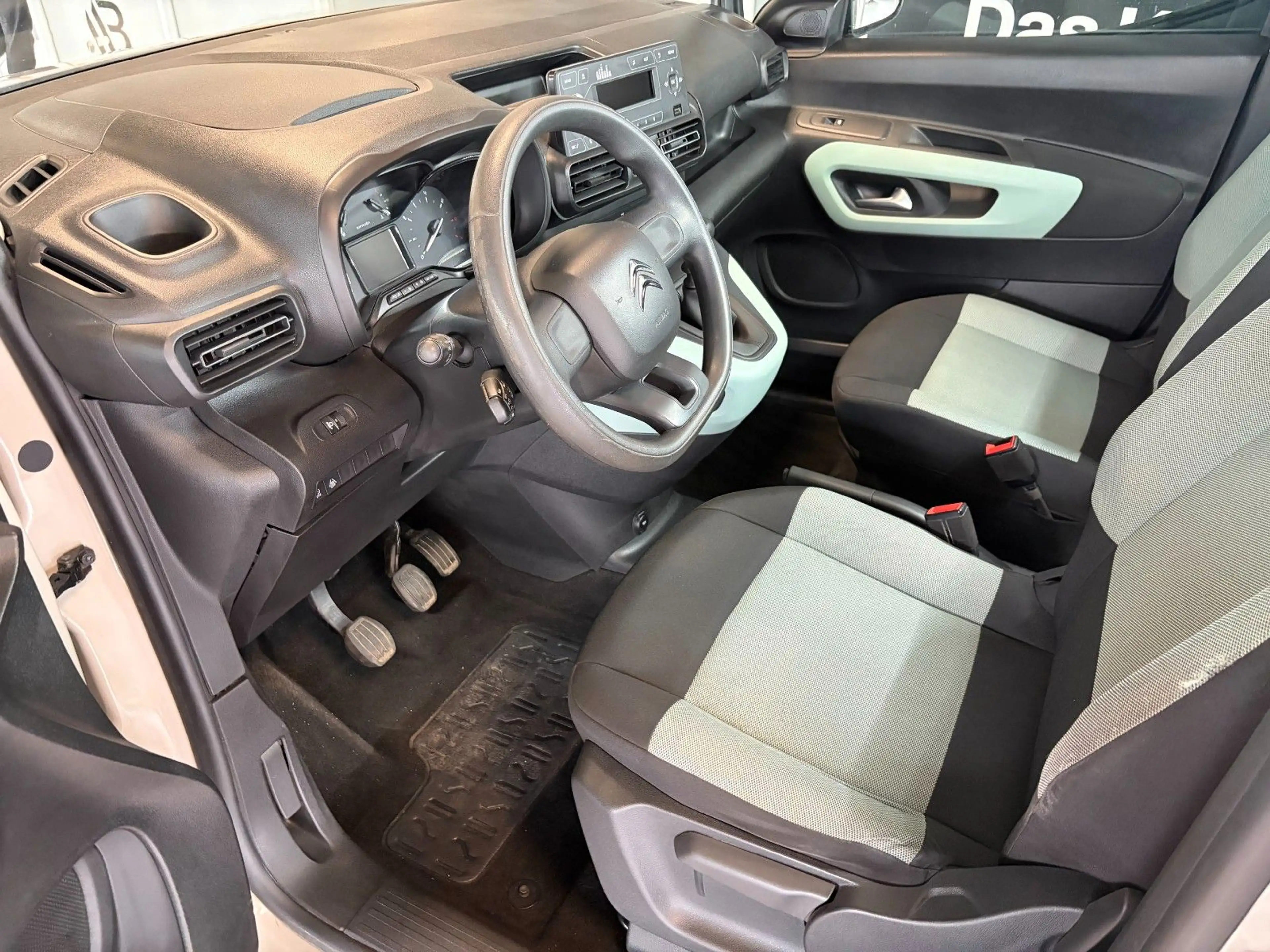 Citroen Berlingo 1.2 Live XL · 7 Sitzer · 1. Hand · AHK — photo 13