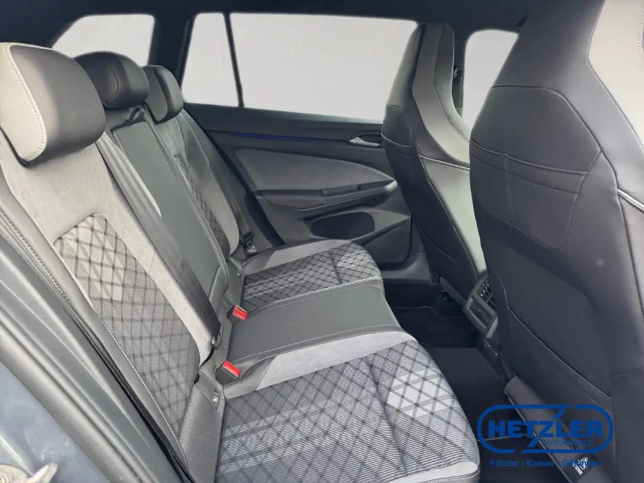 Volkswagen Golf VIII Variant R-Line eTSI Sportpaket Navi Digitales 13