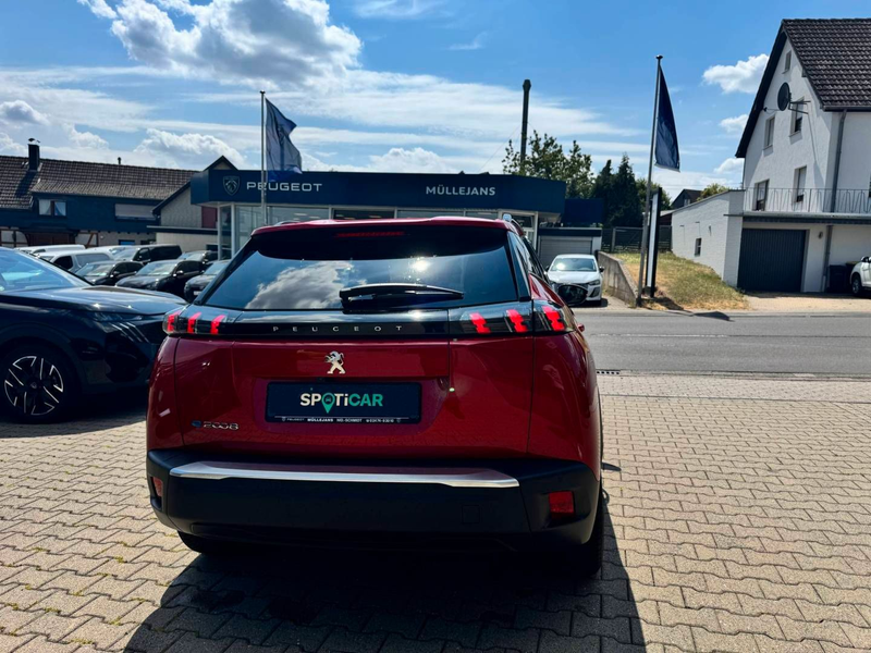 Peugeot e-2008 Allure Pack Elektromotor 136