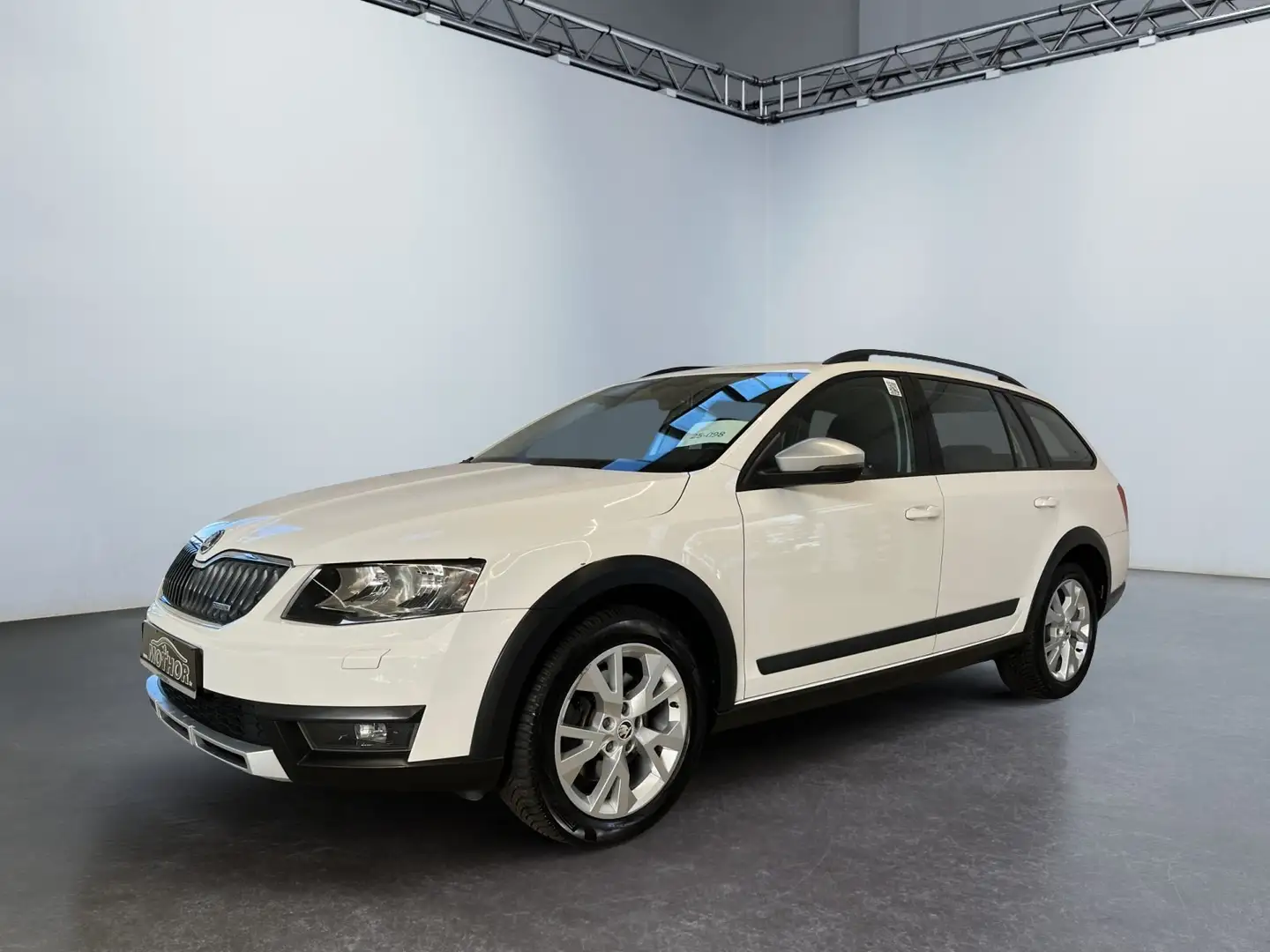 Skoda Octavia Combi Scout 2.0TDI 4x4 DSG Tempomat Blanc - 2