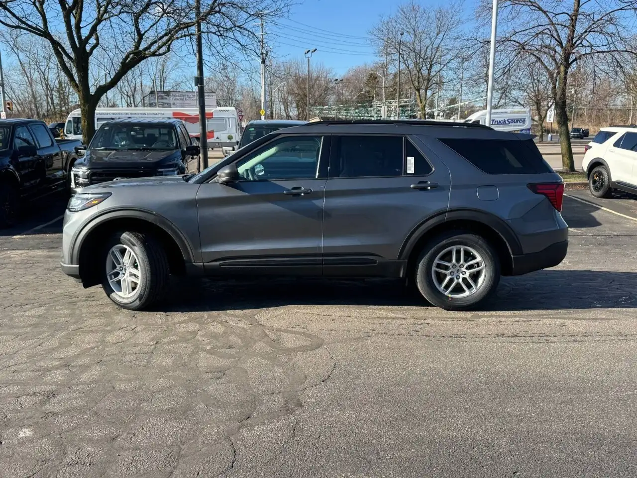 Ford Explorer снимка Ford Explorer