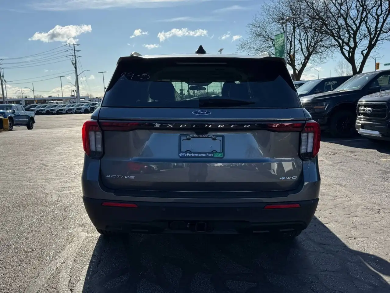 Ford Explorer снимка Ford Explorer