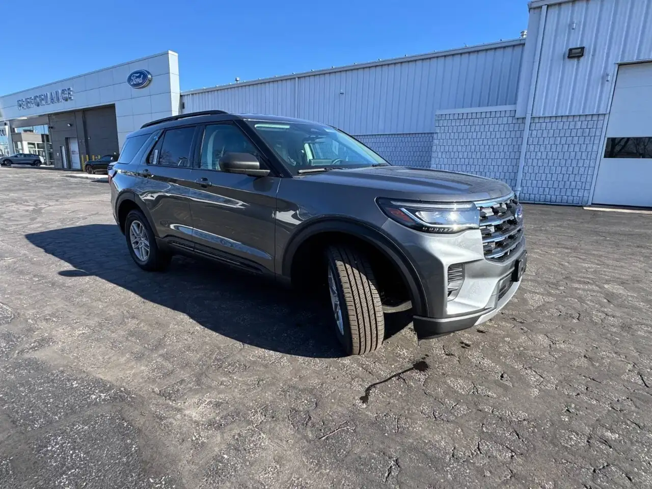 Ford Explorer снимка Ford Explorer