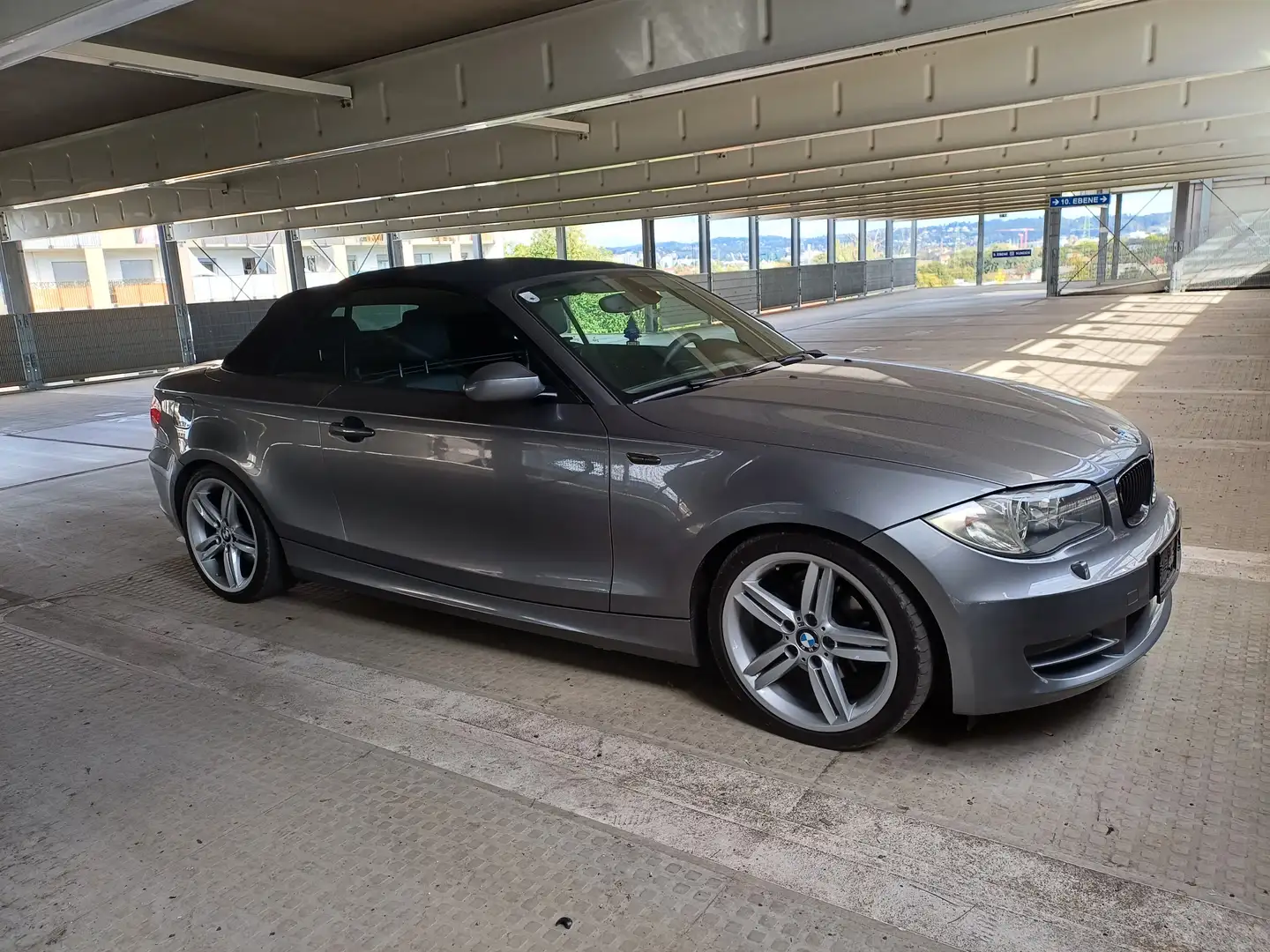 BMW 118 118i Cabrio Grau - 1