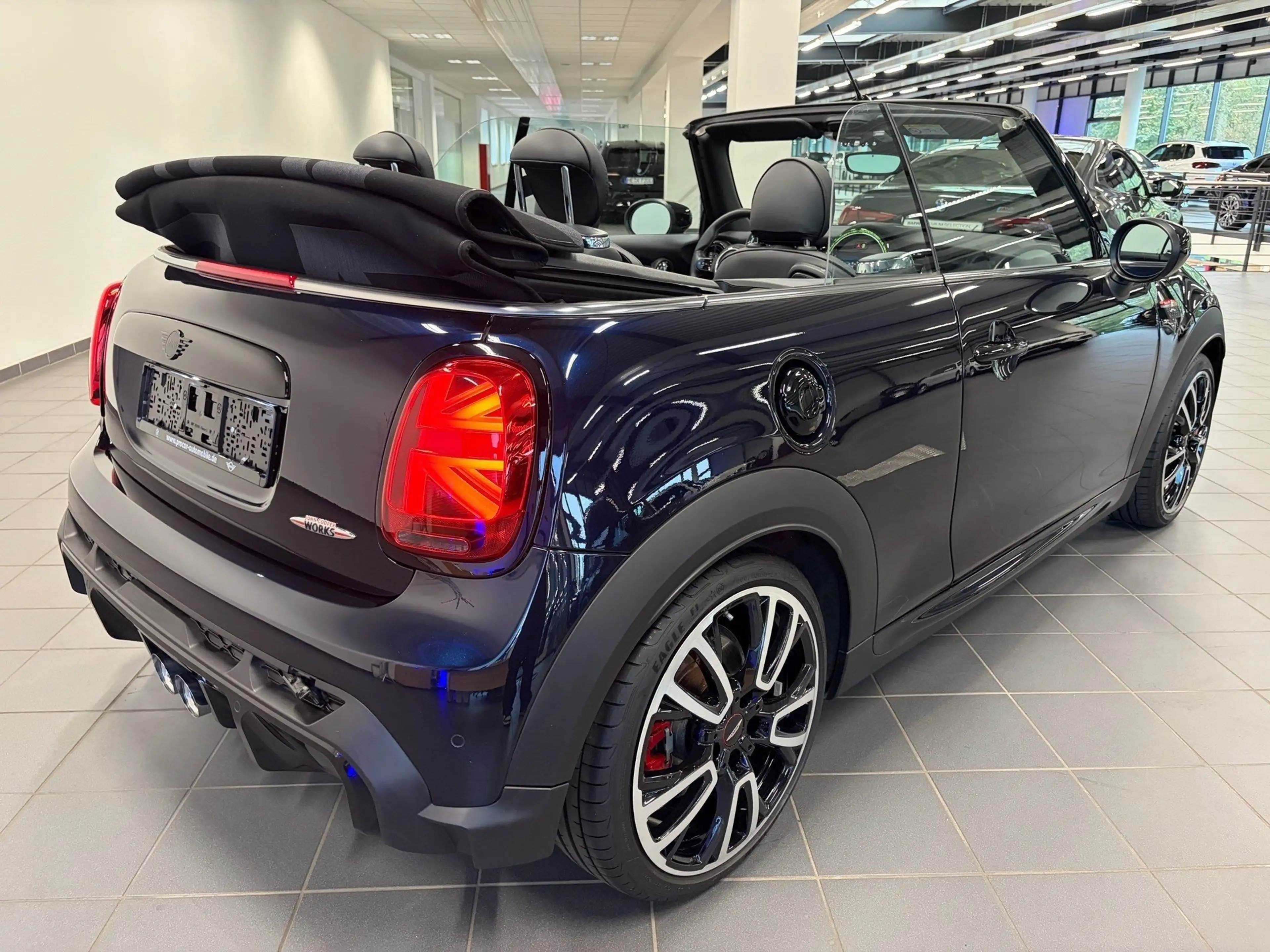 MINI John Cooper Works Cabrio John Cooper Works Cabrio ACC NAVI LED PDC V+H — photo 3