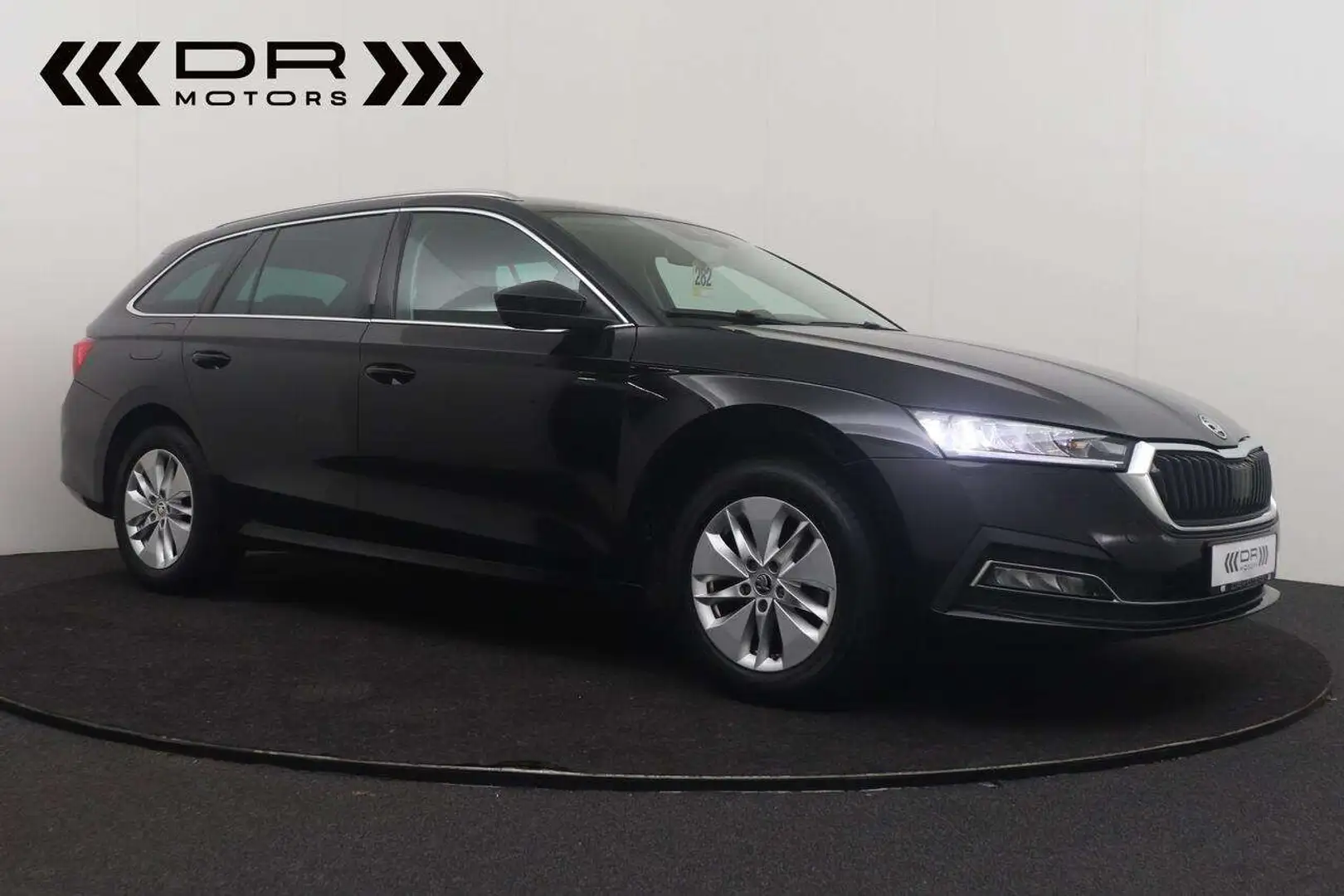 Skoda Octavia COMBI 1.0TSI AMBITION - NEW MODEL / APPLE CARPLAY Noir - 2