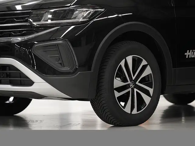 Volkswagen T-Cross view 5