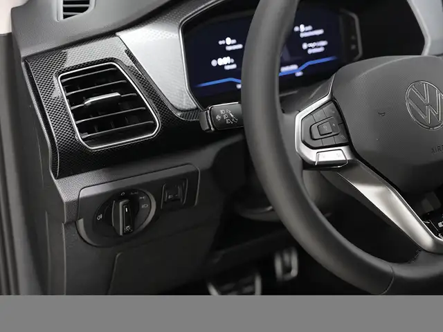 Volkswagen T-Cross view 9