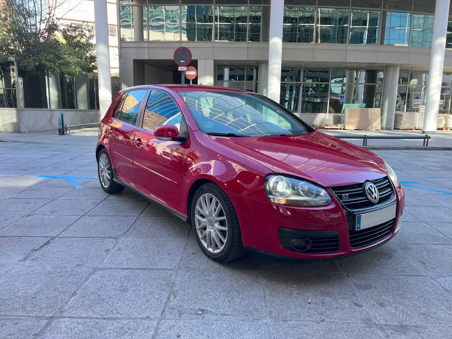 Volkswagen Golf 1.4 TSI GT Sport 170 Rojo - 2