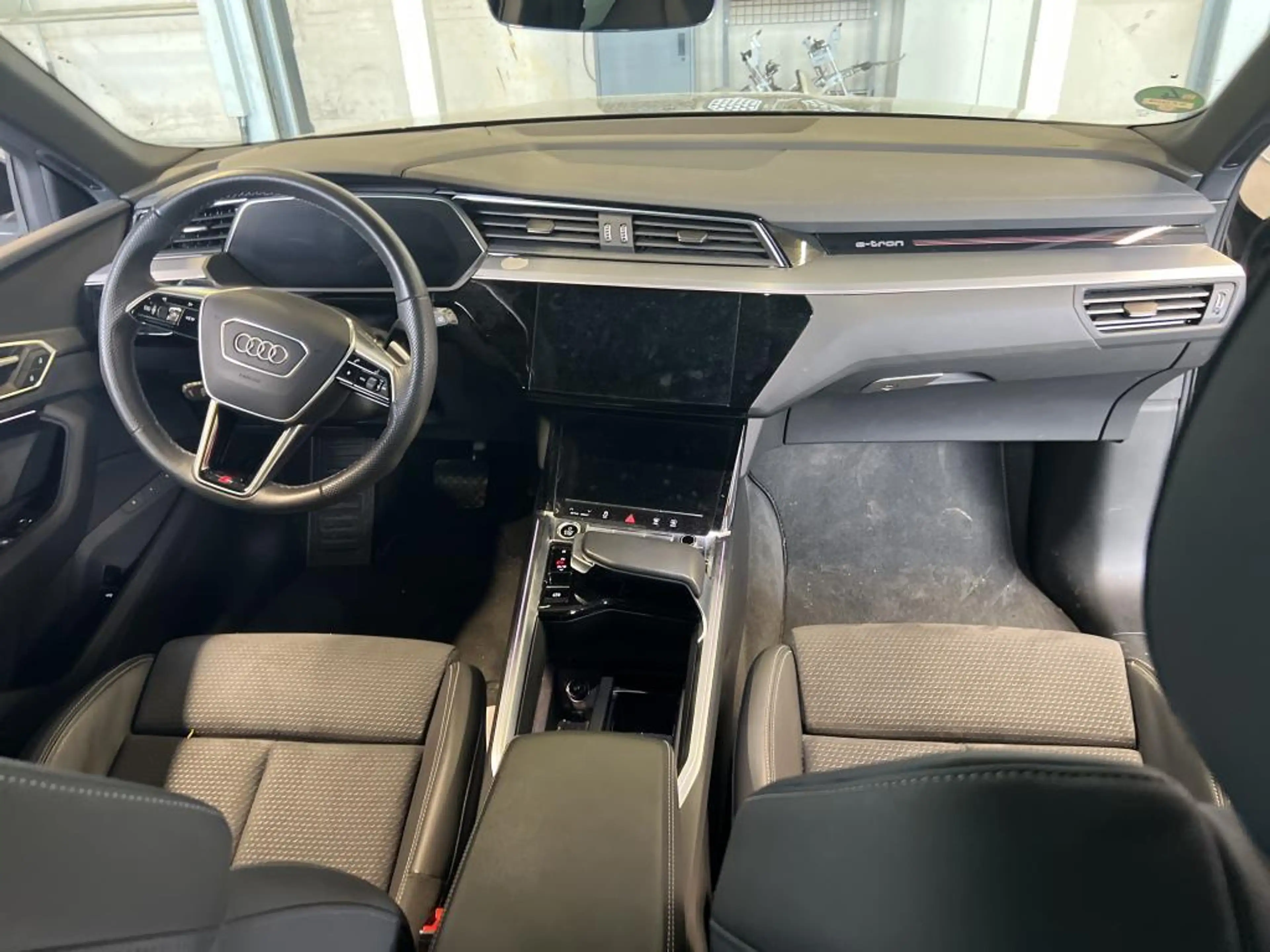 Audi e-tron 55 2x S line ACC AHK HuD PANO e-SITZE 21Z — photo 12