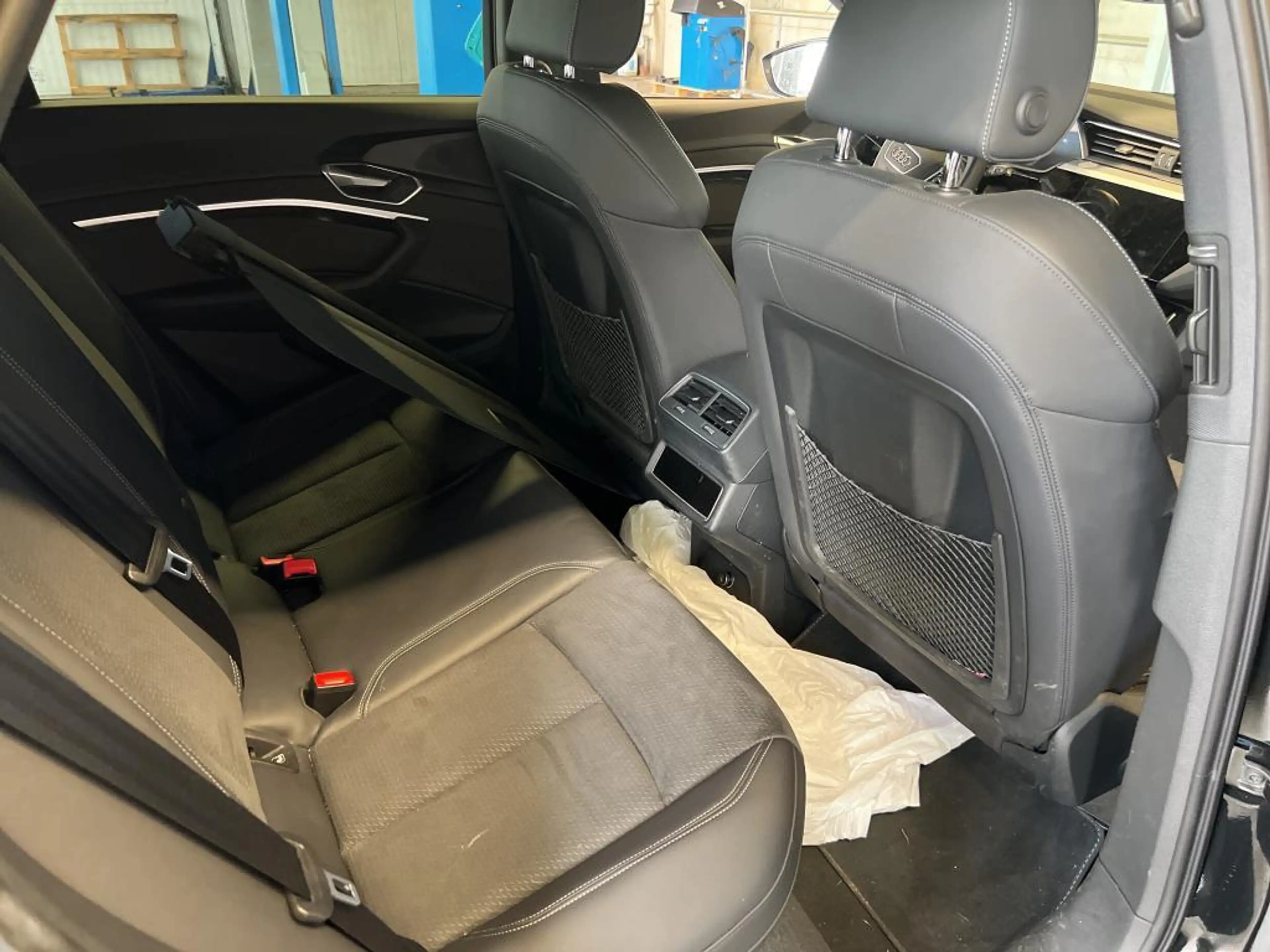 Audi e-tron 55 2x S line ACC AHK HuD PANO e-SITZE 21Z — photo 11
