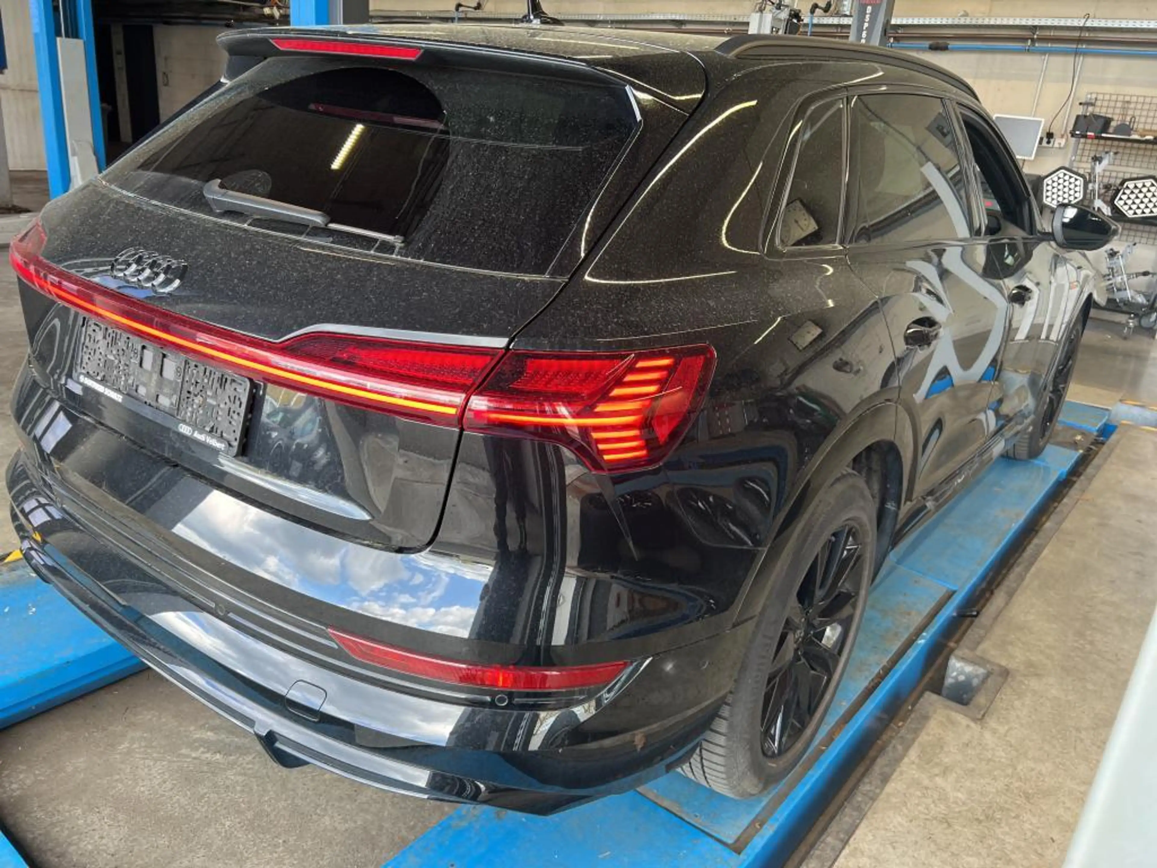 Audi e-tron 55 2x S line ACC AHK HuD PANO e-SITZE 21Z — photo 7
