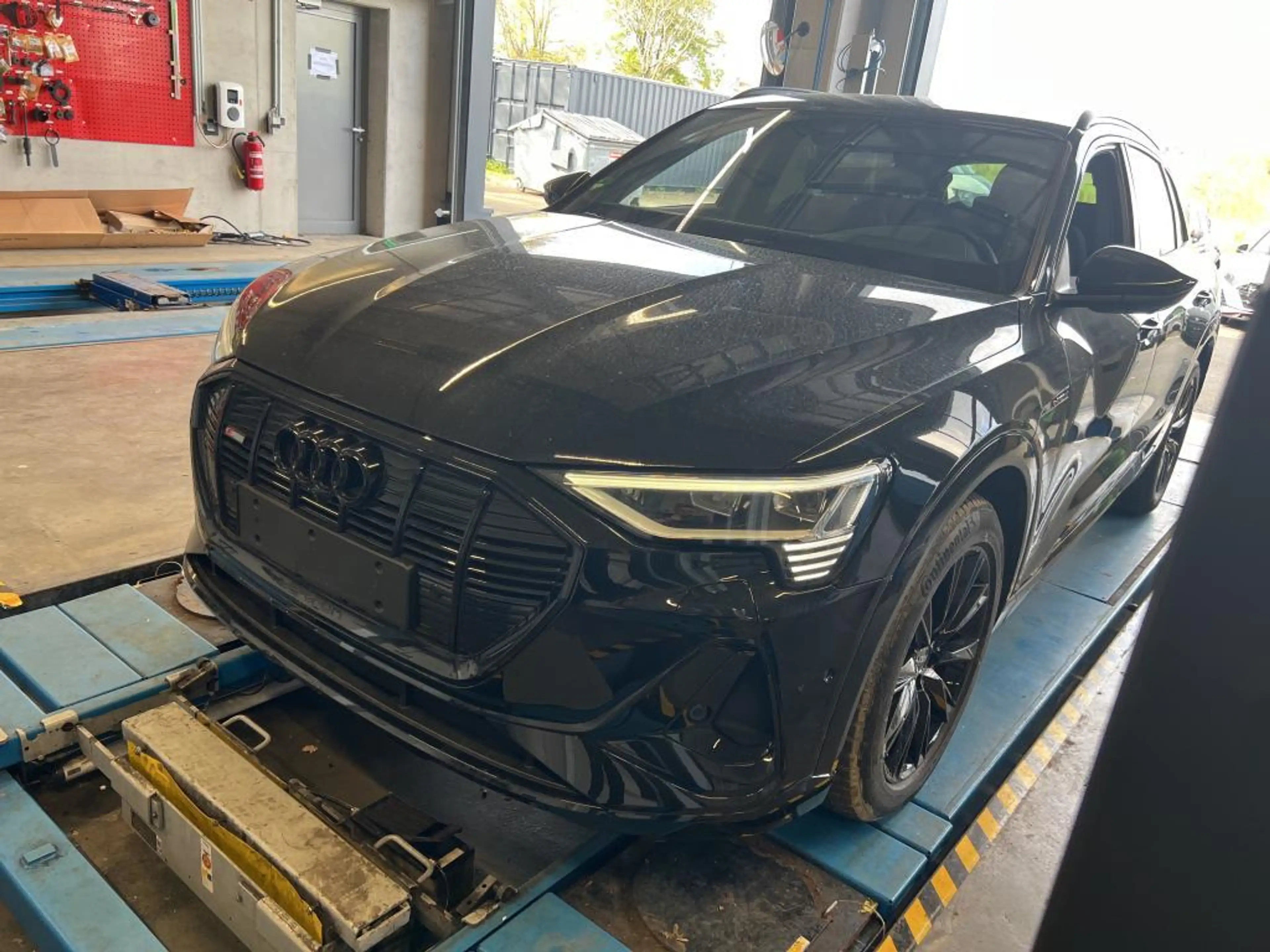 Audi e-tron 55 2x S line ACC AHK HuD PANO e-SITZE 21Z