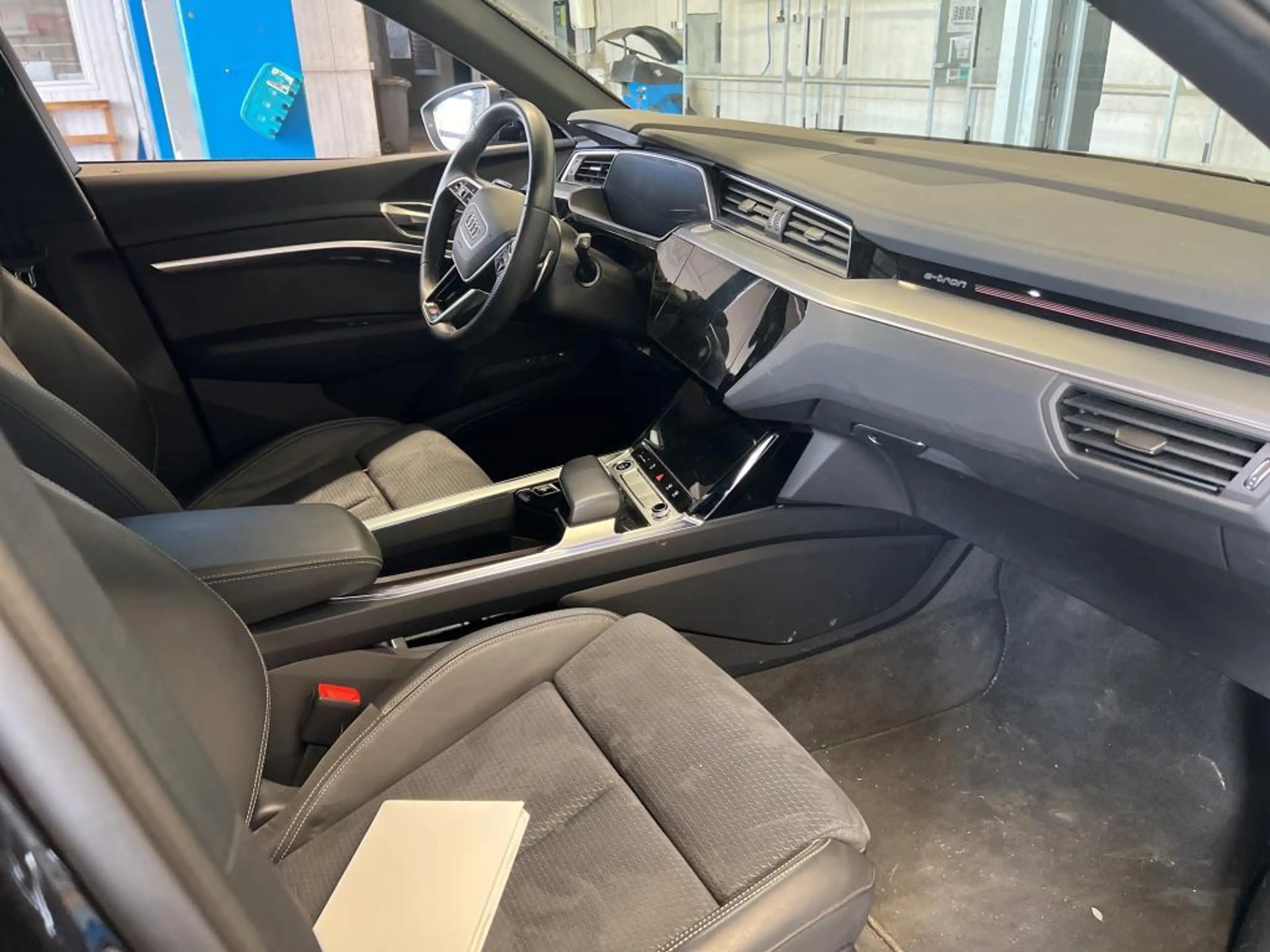 Audi e-tron 55 2x S line ACC AHK HuD PANO e-SITZE 21Z — photo 10
