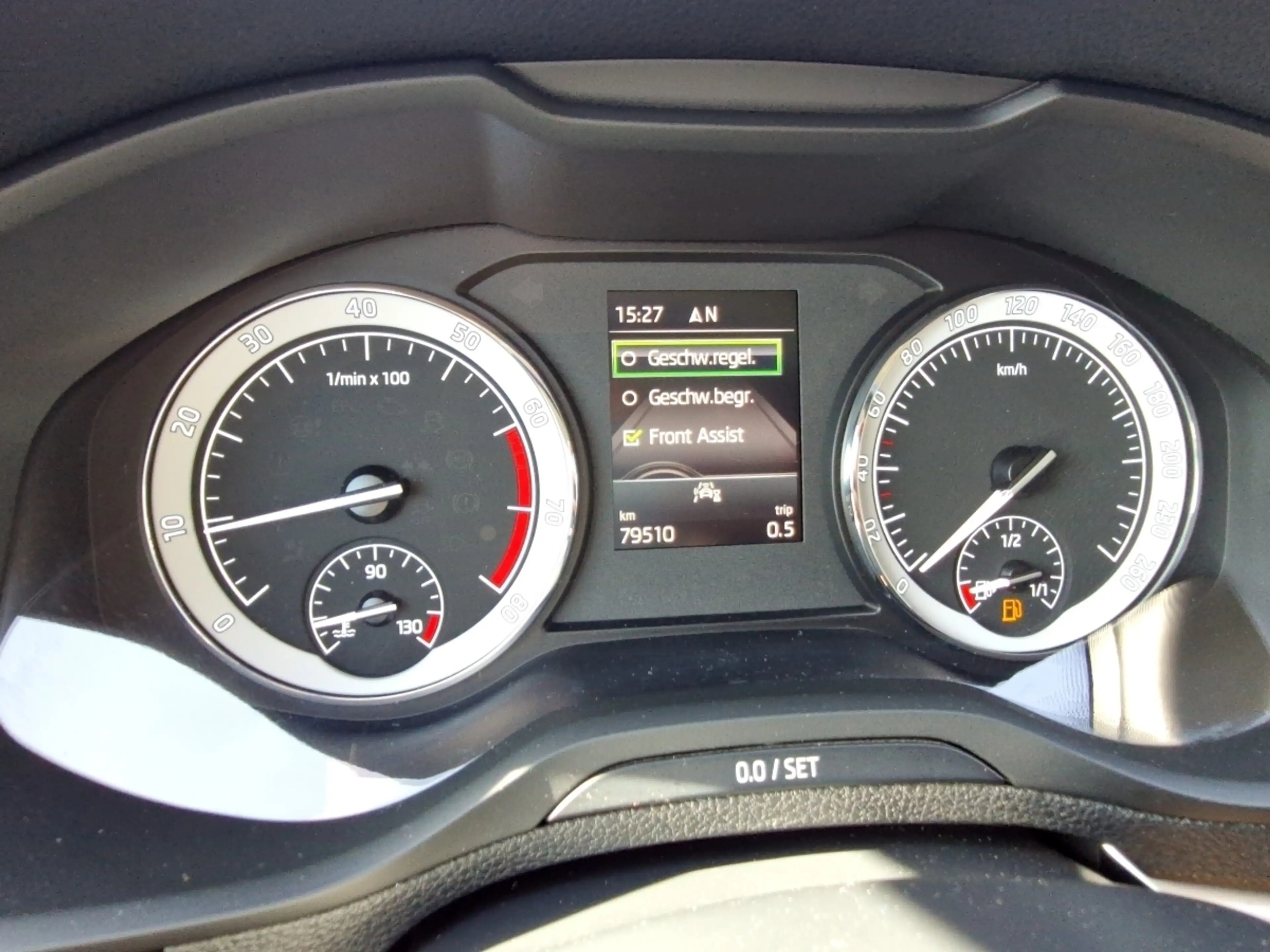 Skoda Karoq 1.5 TSI Clever LED Navi AHK PDC Klimaautomatik — photo 12