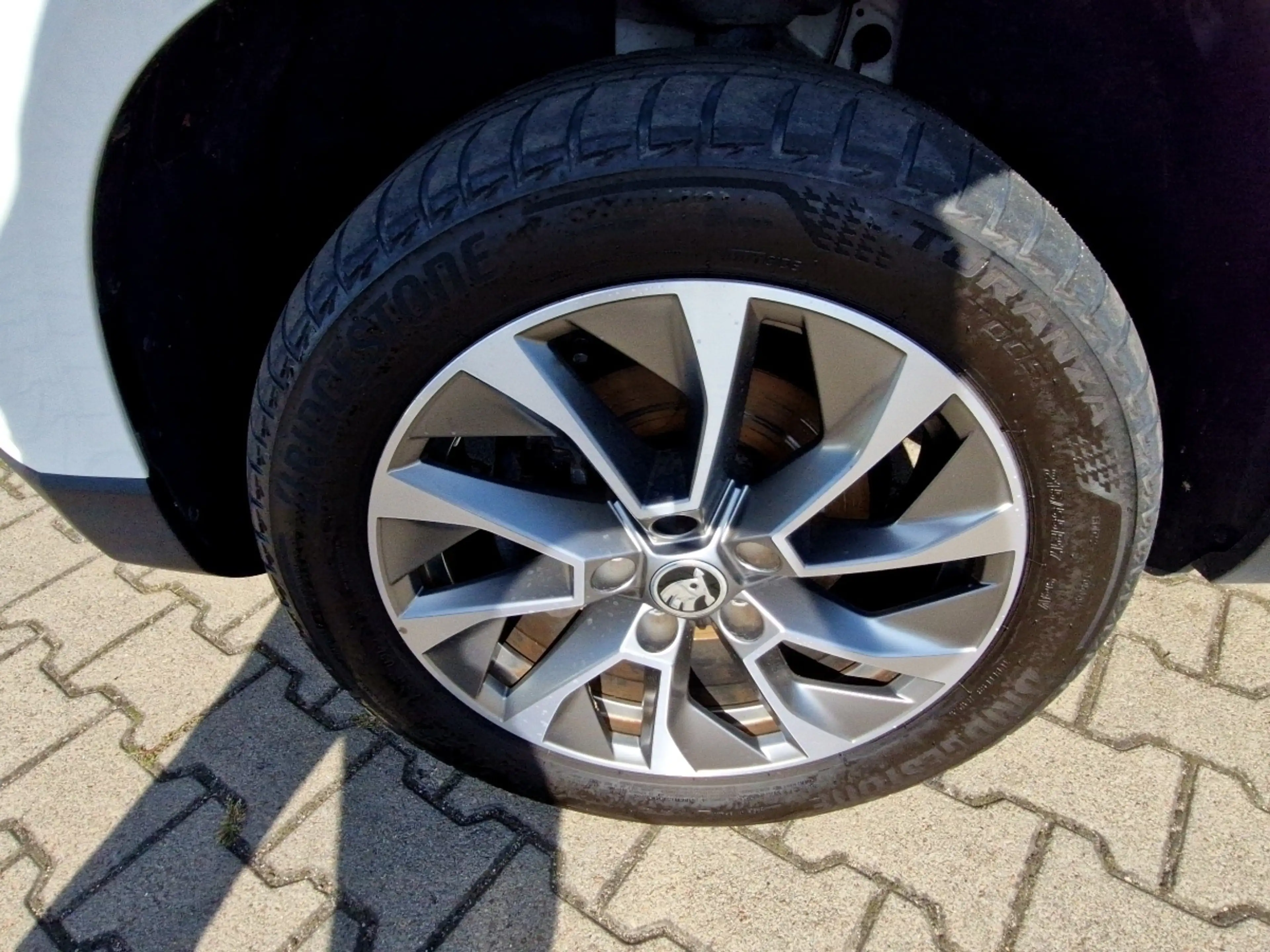 Skoda Karoq 1.5 TSI Clever LED Navi AHK PDC Klimaautomatik — photo 14