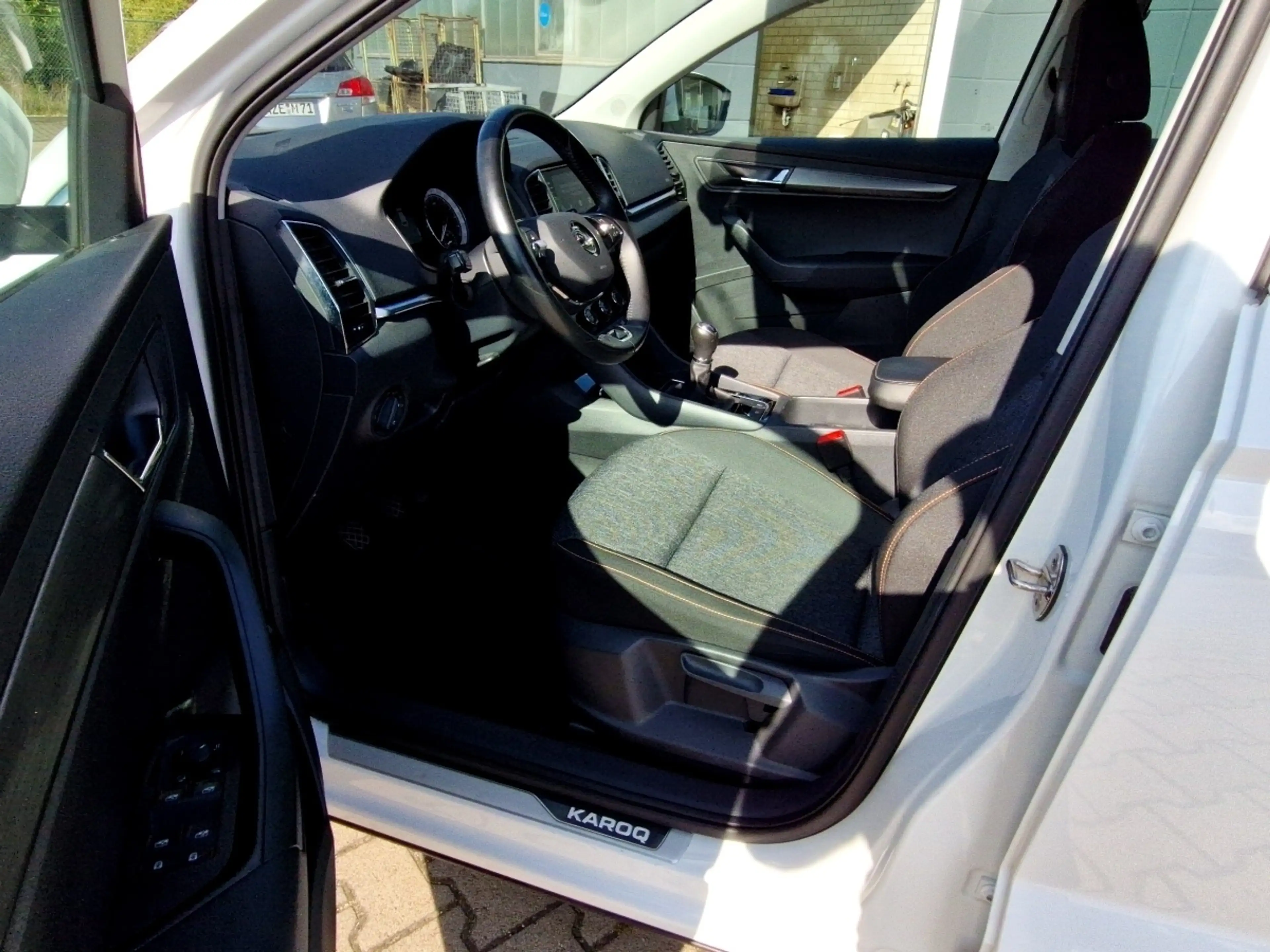 Skoda Karoq 1.5 TSI Clever LED Navi AHK PDC Klimaautomatik — photo 7