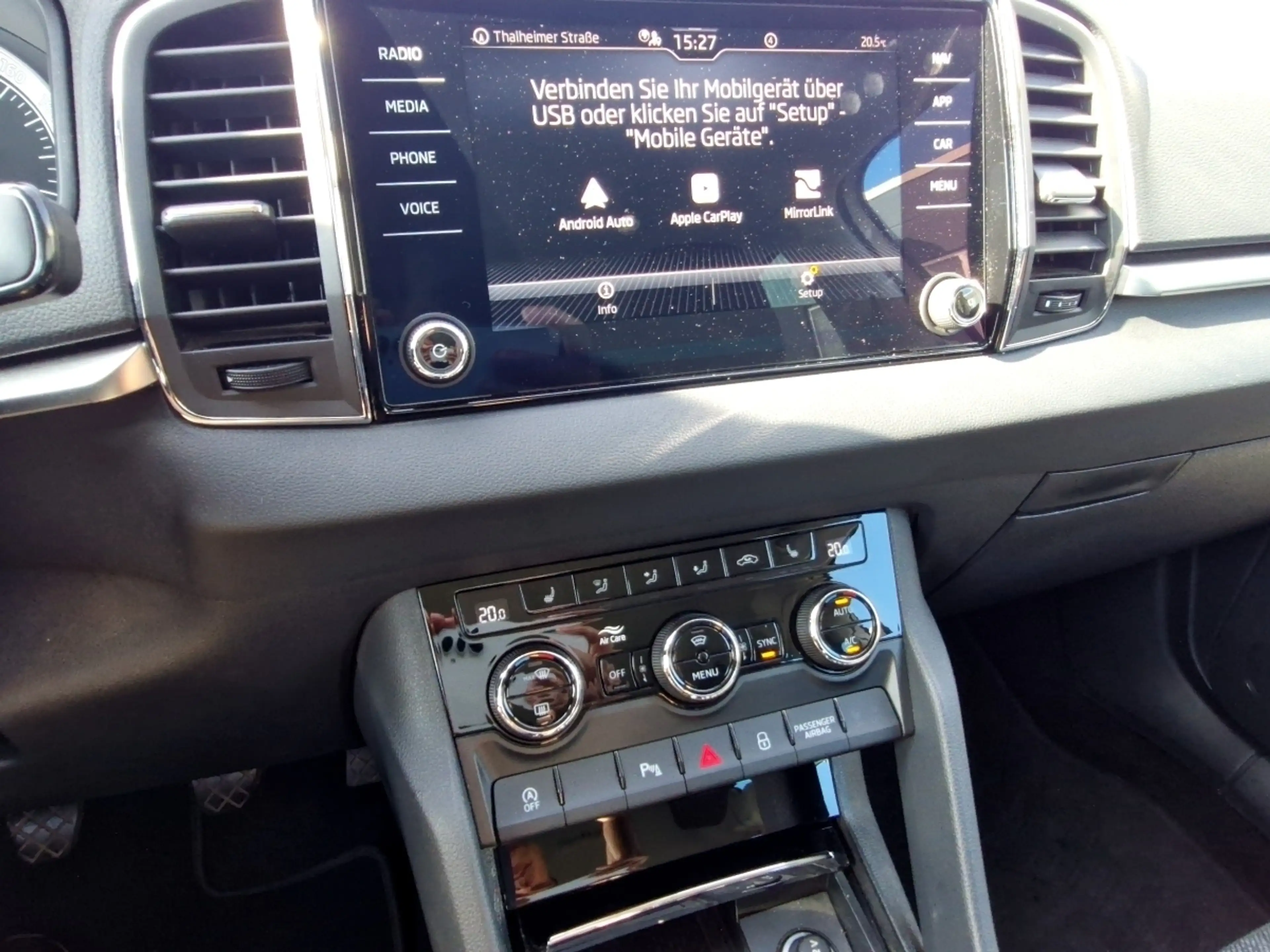 Skoda Karoq 1.5 TSI Clever LED Navi AHK PDC Klimaautomatik — photo 11