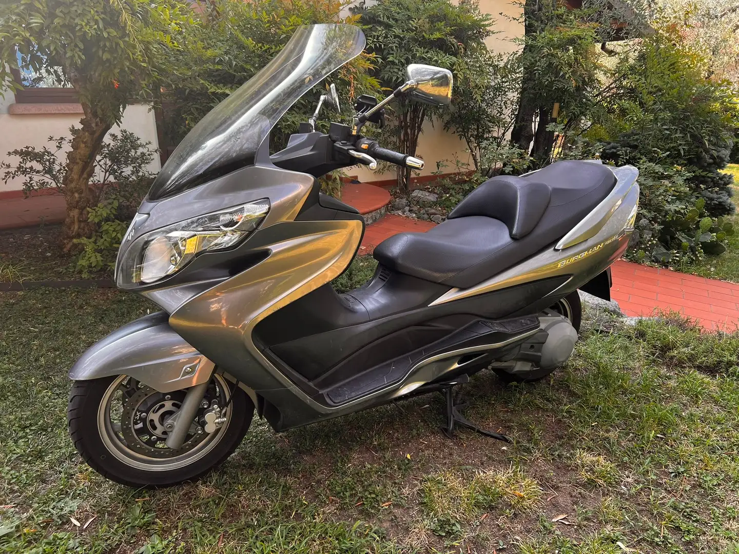 Suzuki Burgman 400 AN400 Silber - 1