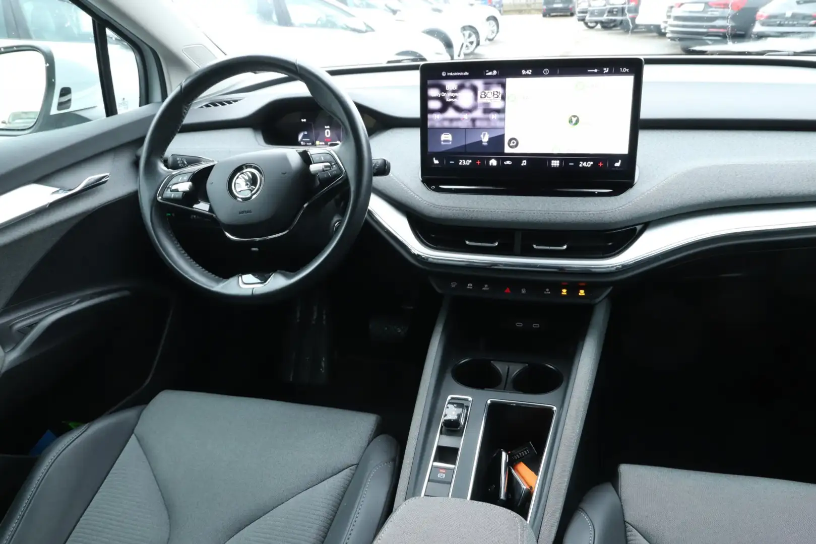 Skoda Enyaq iV 80 Loft Wärmepumpe*ACC*RFK*SHZ*NAVI Weiß - 2