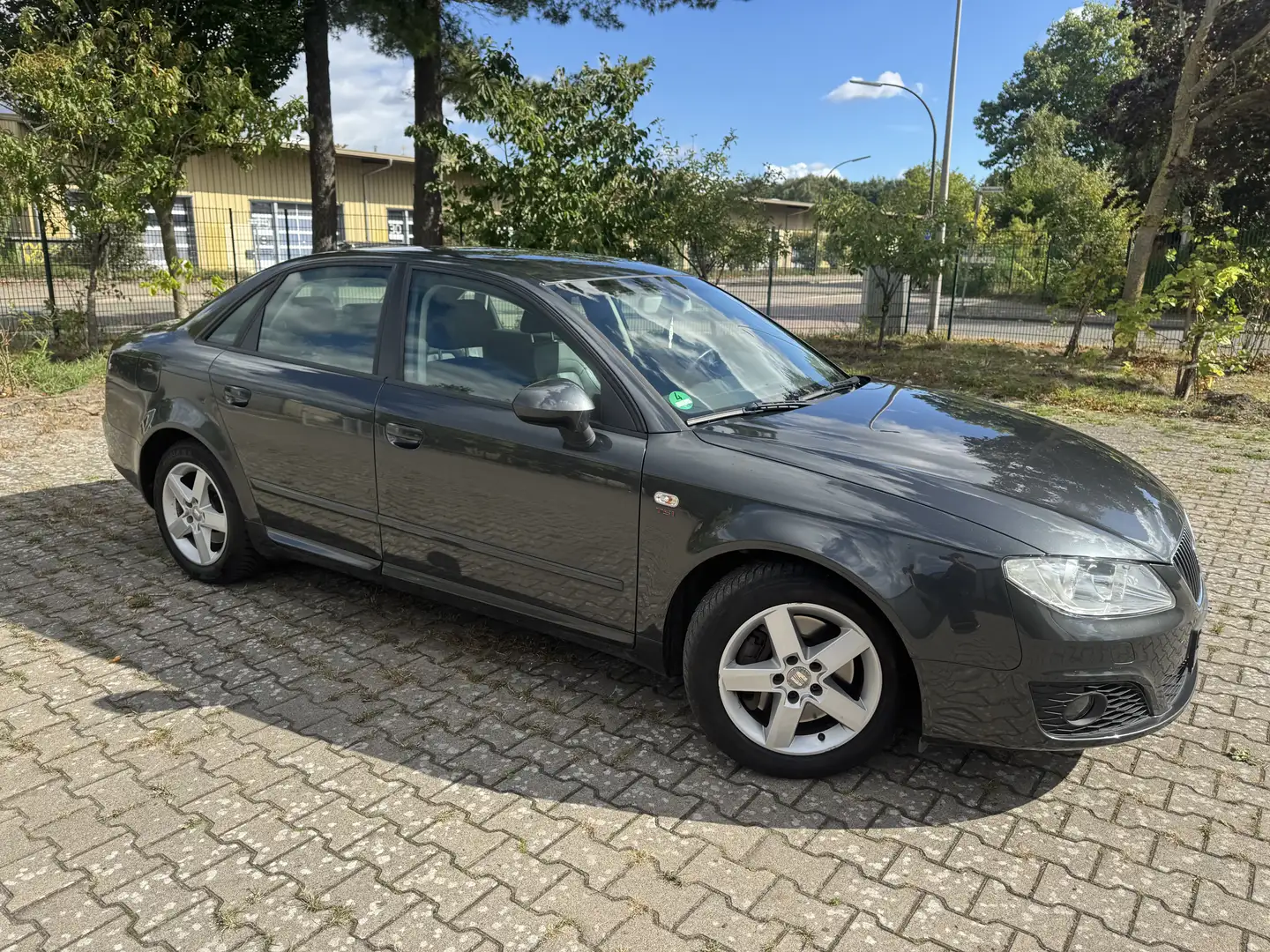 SEAT Exeo 2.0, HU/AU 05.2027,Inkl 12 Monate Garantie,Navi Grau - 1