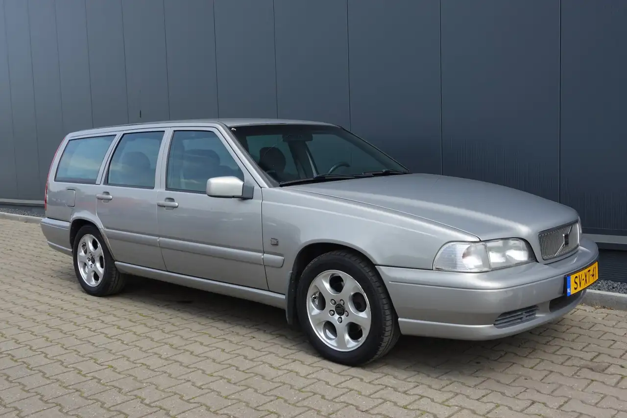 Volvo V70 2.5 Comfort-Line / Automaat, foto 4