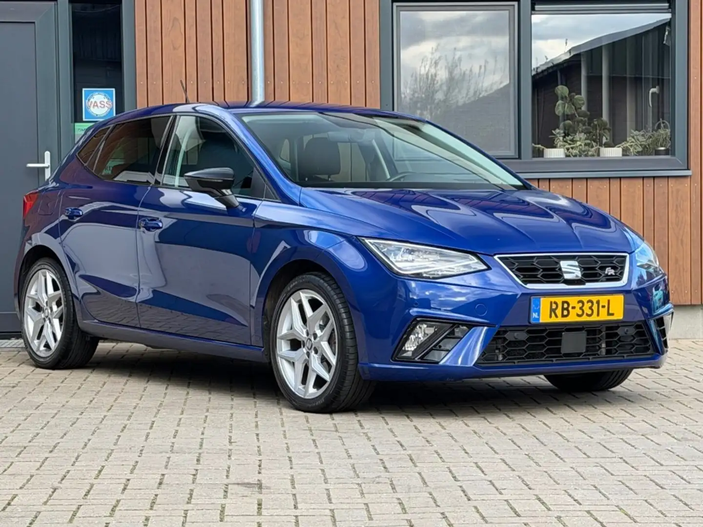 SEAT Ibiza 1.0 TSI FR BNS INT. Led Stoelverw. Beats Carplay Blauw - 2