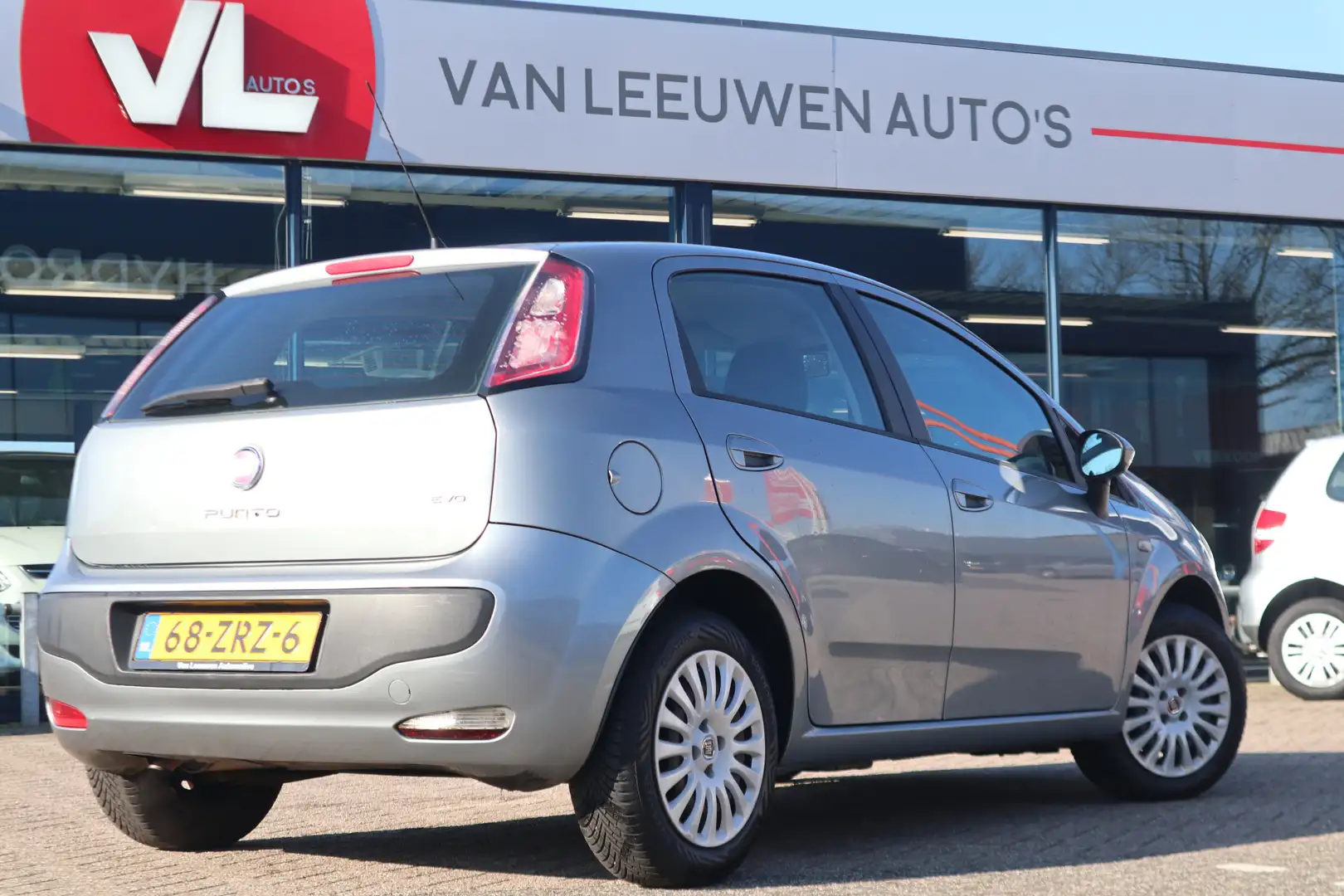 Fiat Punto Evo 1.2 Dynamic | Radio CD | Airco | APK 30-12-2025 | Grijs - 2