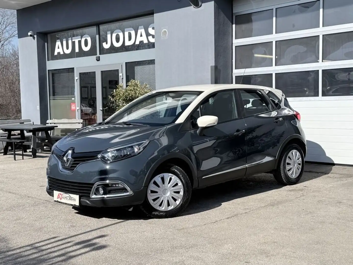 Renault Captur Expression dCi 90 **Keyless/Tempomat** Grau - 2