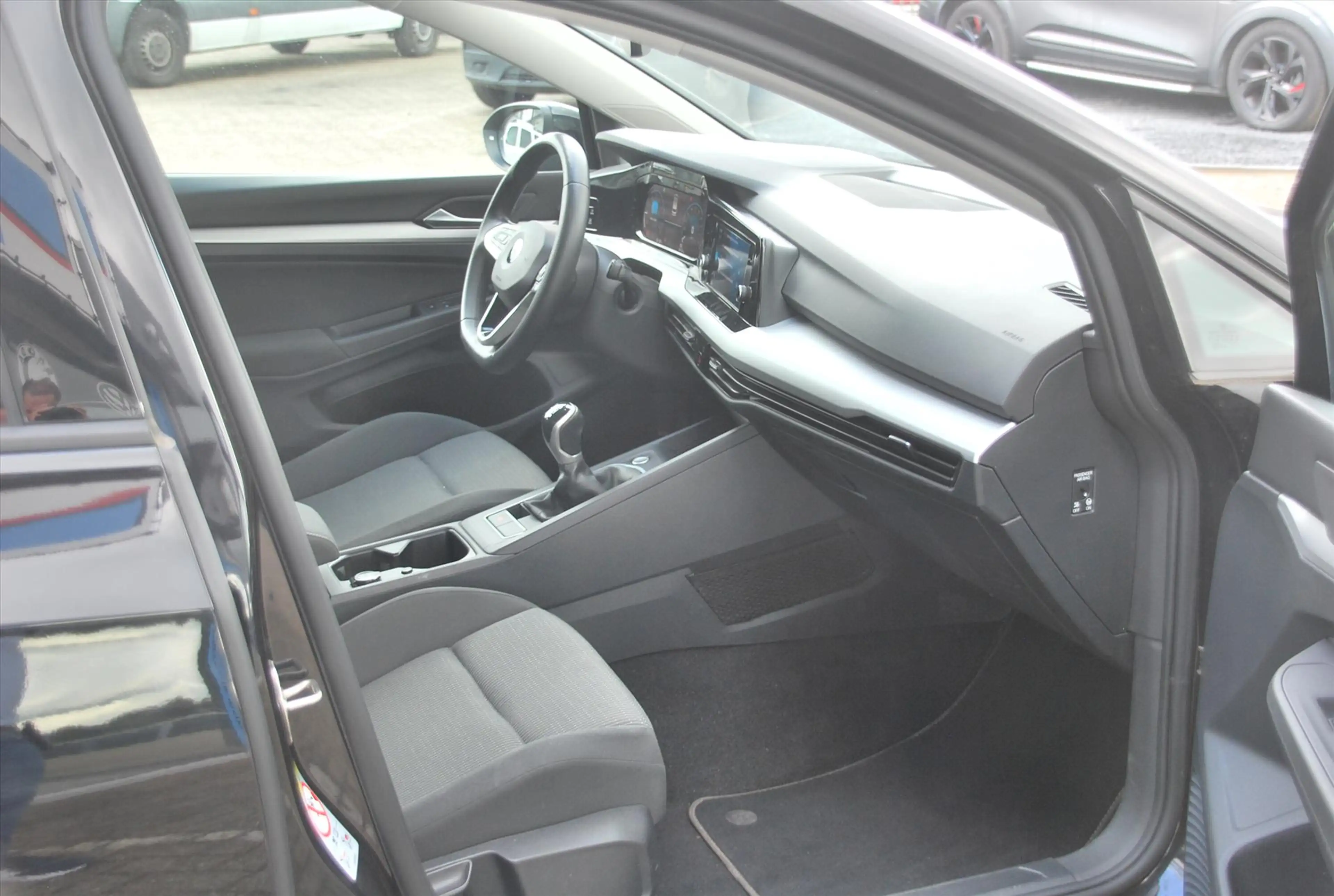 Volkswagen Golf Variant 1.0 TSI 110pk Life — photo 8