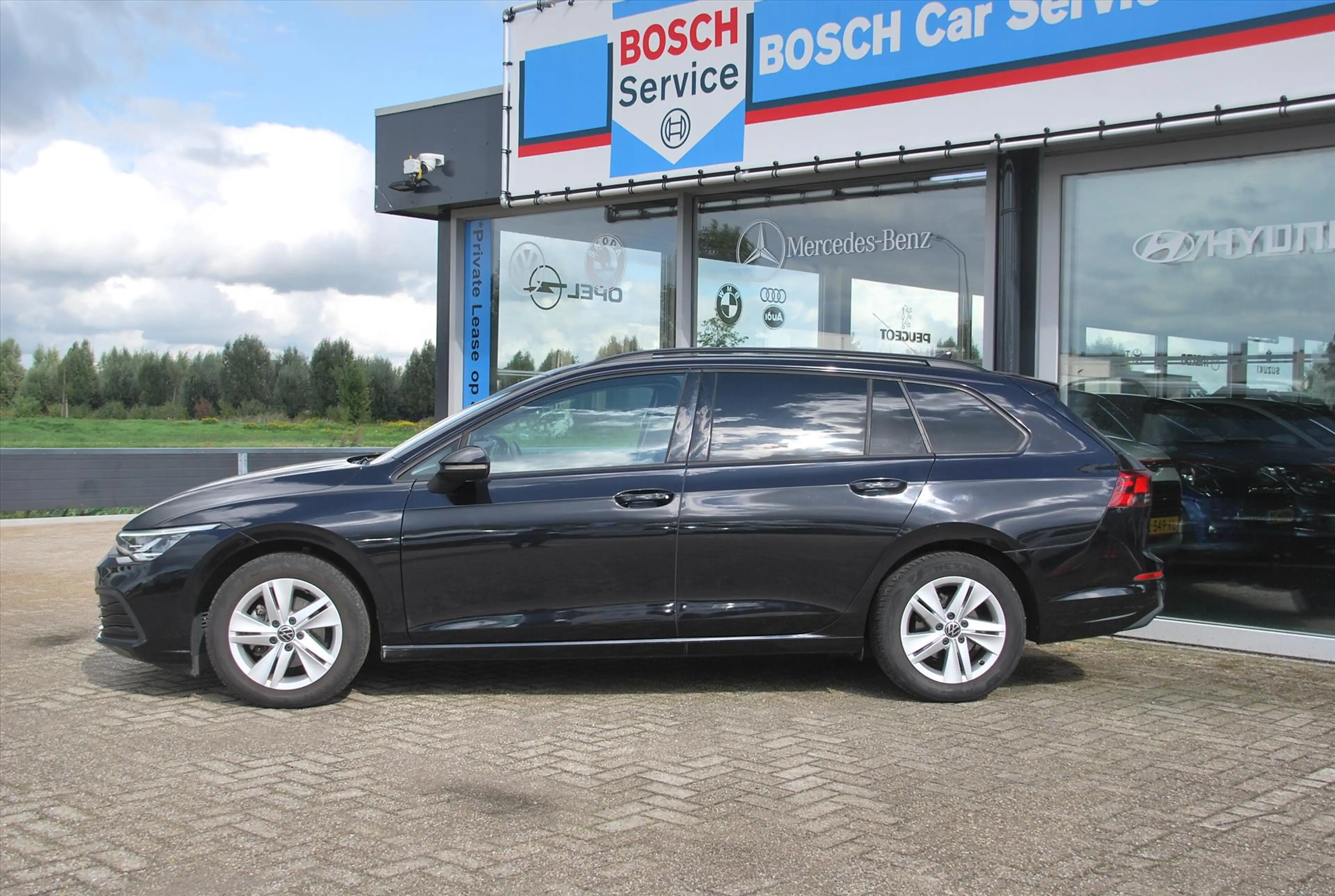Volkswagen Golf Variant 1.0 TSI 110pk Life — photo 2