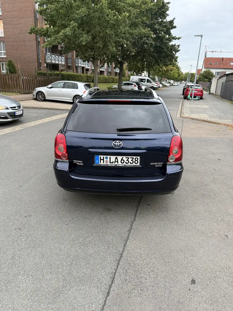 Toyota Avensis 2.0 D-4D Executive TÜV 10/2026 Blau - 2