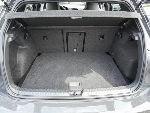 Volkswagen Golf view 17