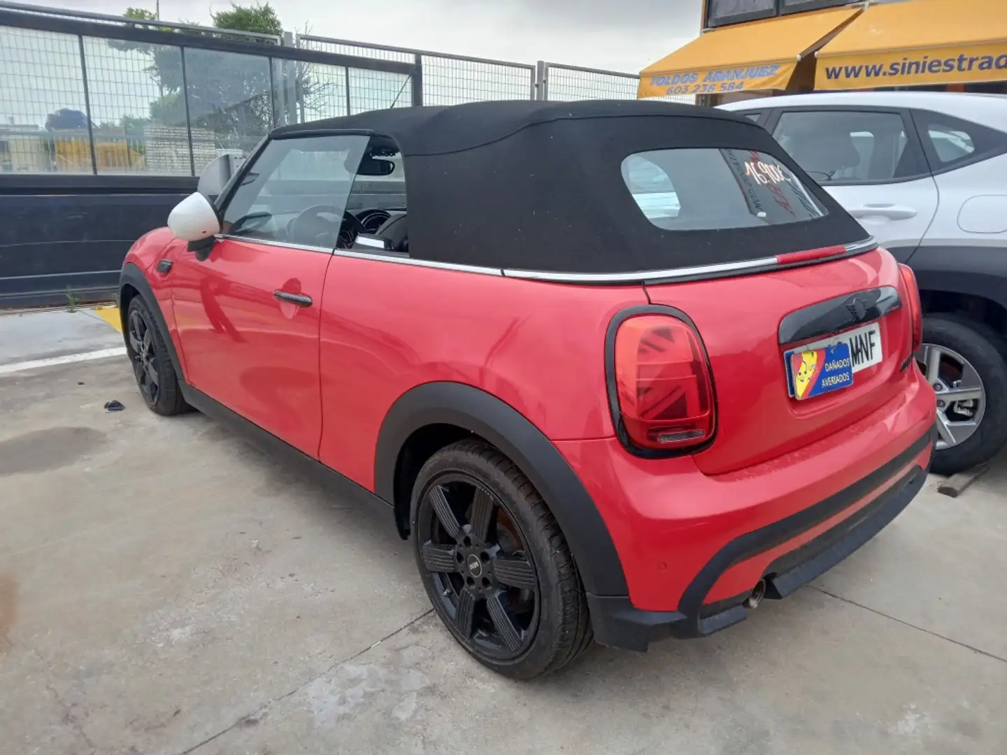 MINI Cooper Cabrio Aut. Rojo - 2