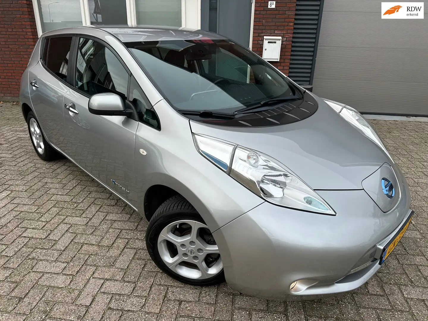 Nissan Leaf Acenta 24 kWh / Navi / Camera / Cruise / Clima / N Gris - 1